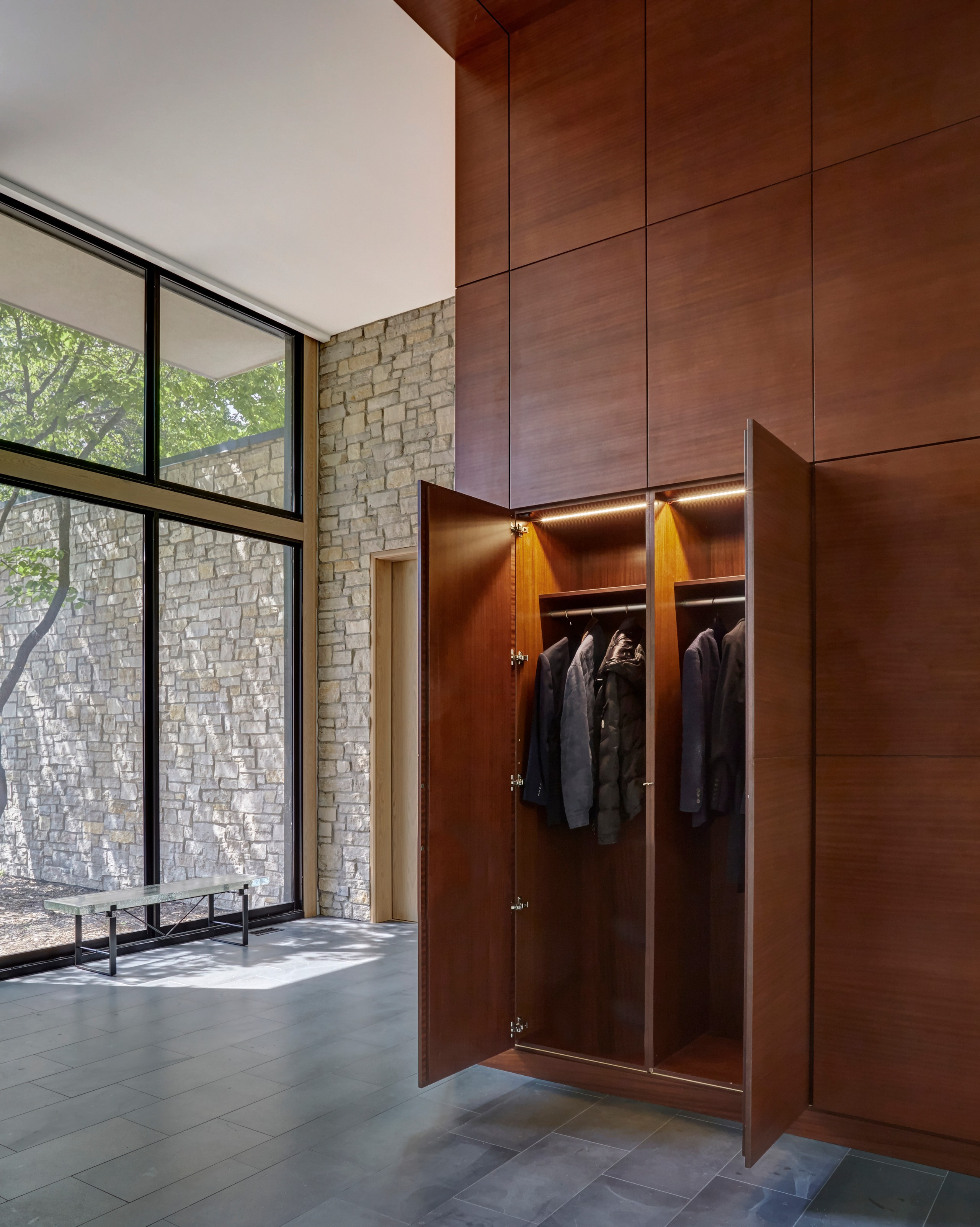 Встроенный шкаф: О чем подумать, прежде чем вызвать замерщика