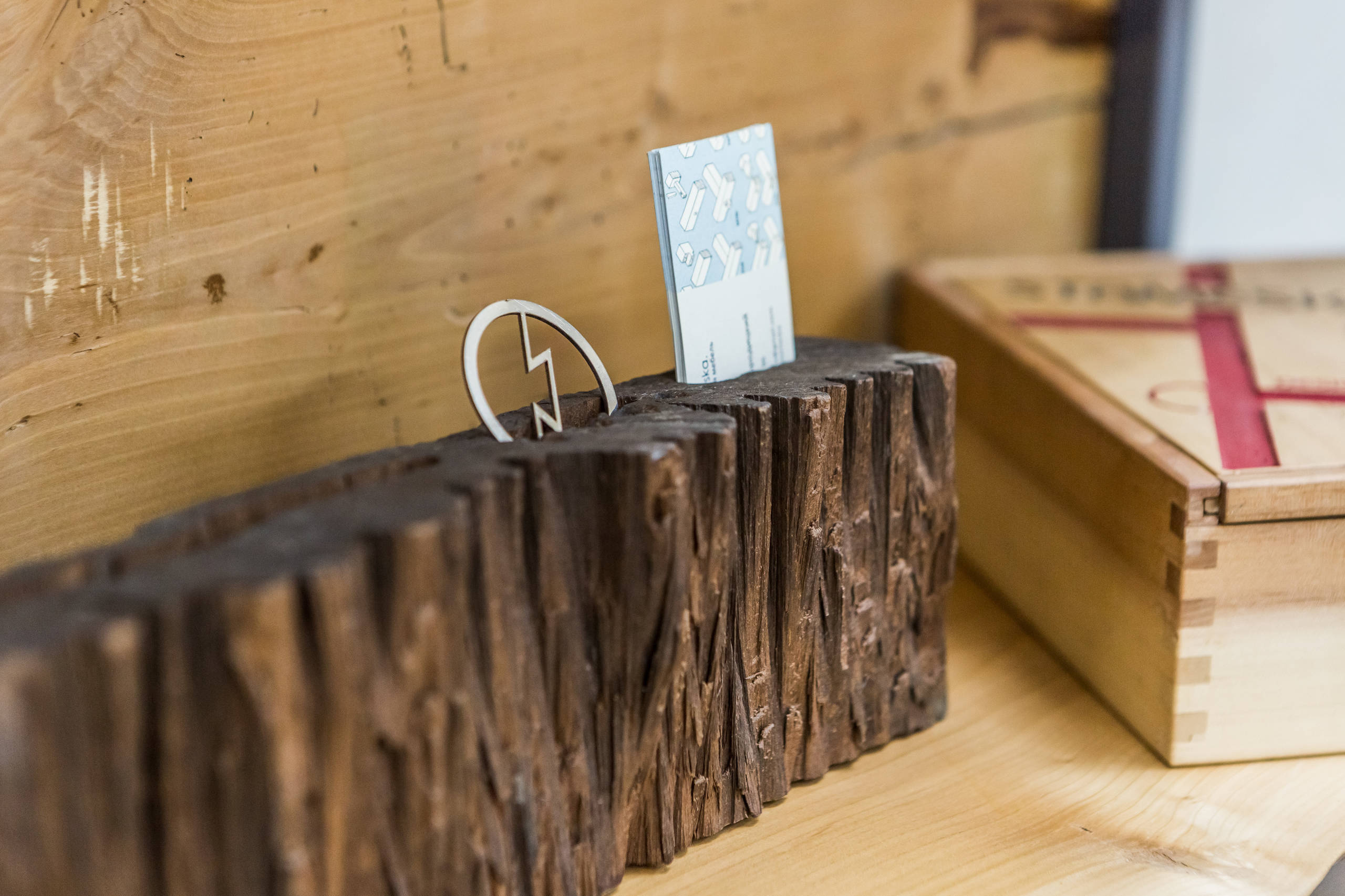 Портрет: Деревянная мебель от мастерской Stameska