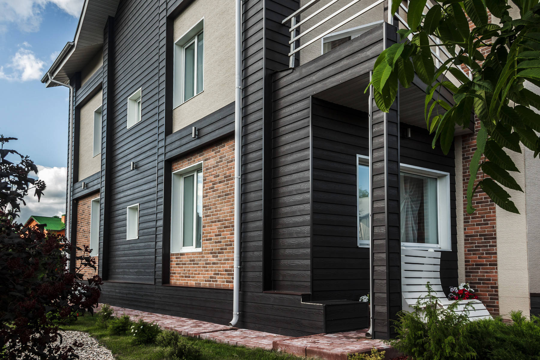 Вопрос: Чем обшить каркасный дом