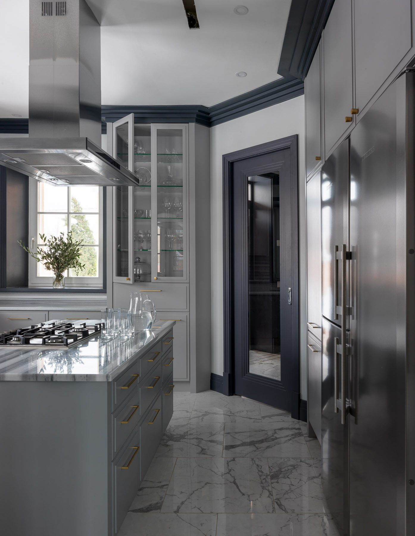 Есть решение: 8 вариантов дизайна кухни 15 кв.м