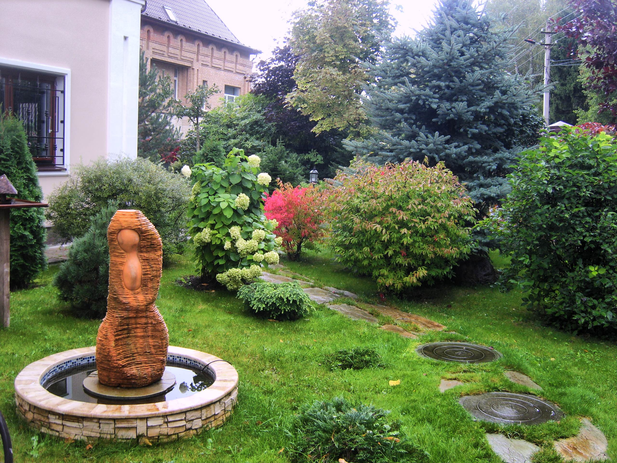 Проект недели: «Итальянский» сад с расписной лоджией при гараже