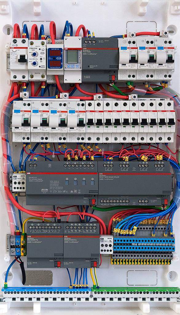 Вопрос: Почему существующая проводка [обычно] подлежит замене