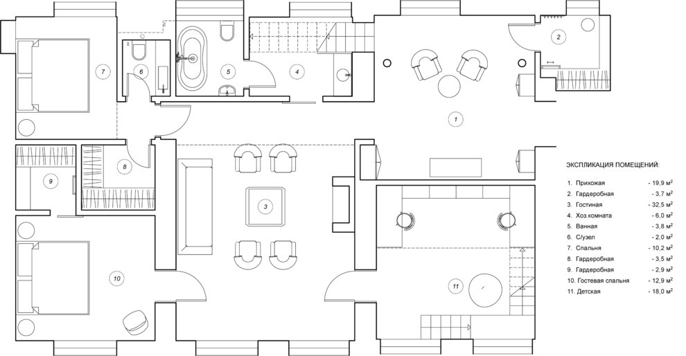 В гостях: Квартира с тёмными стенами в старом Петербурге