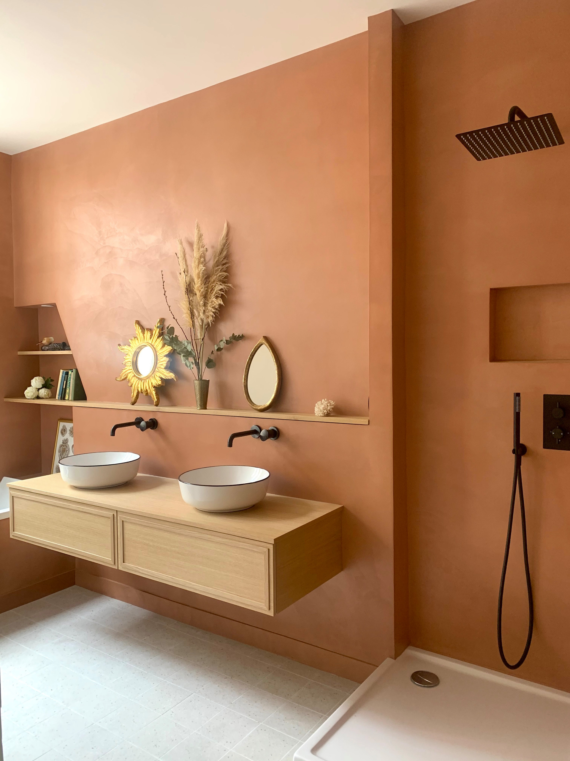 Тренд: Санузлы в «осенних» тонах — 16 фото