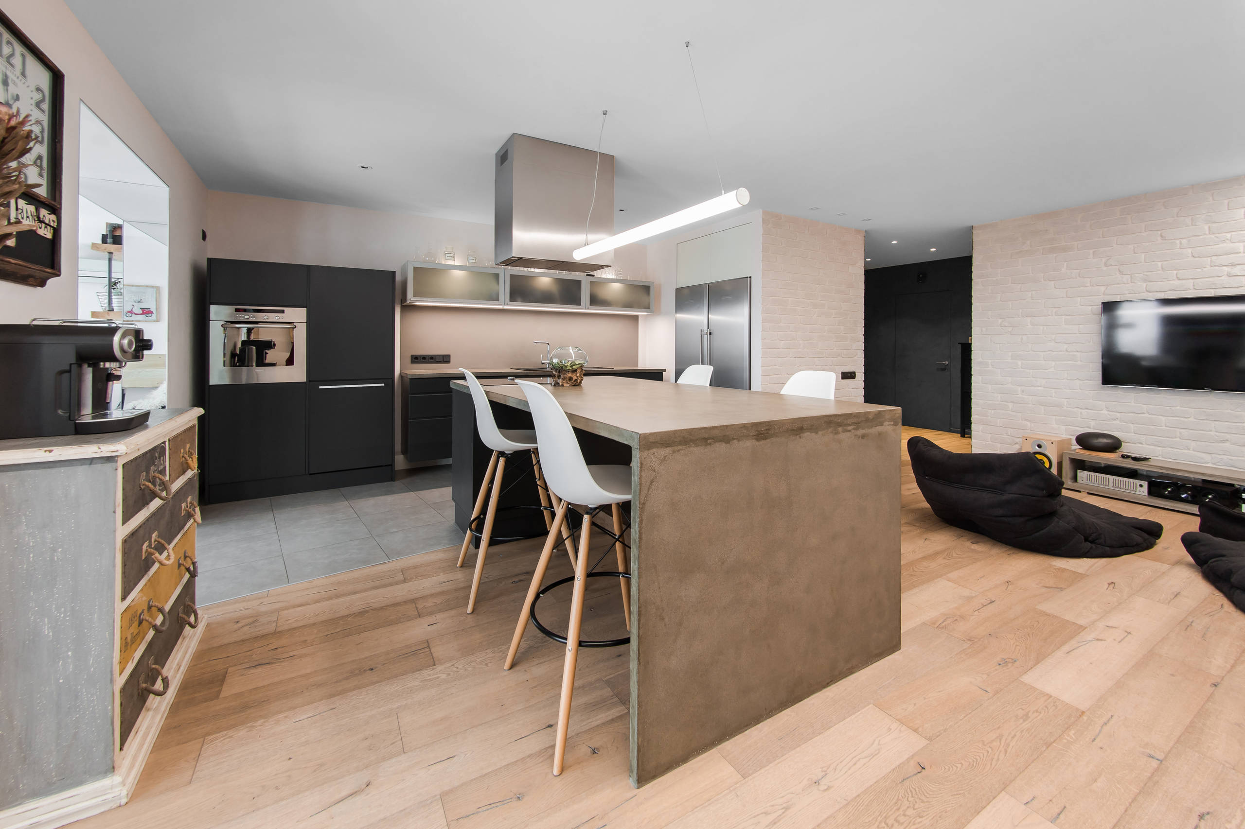 В гостях: Квартира в Питере — с мастерской и пивоварней