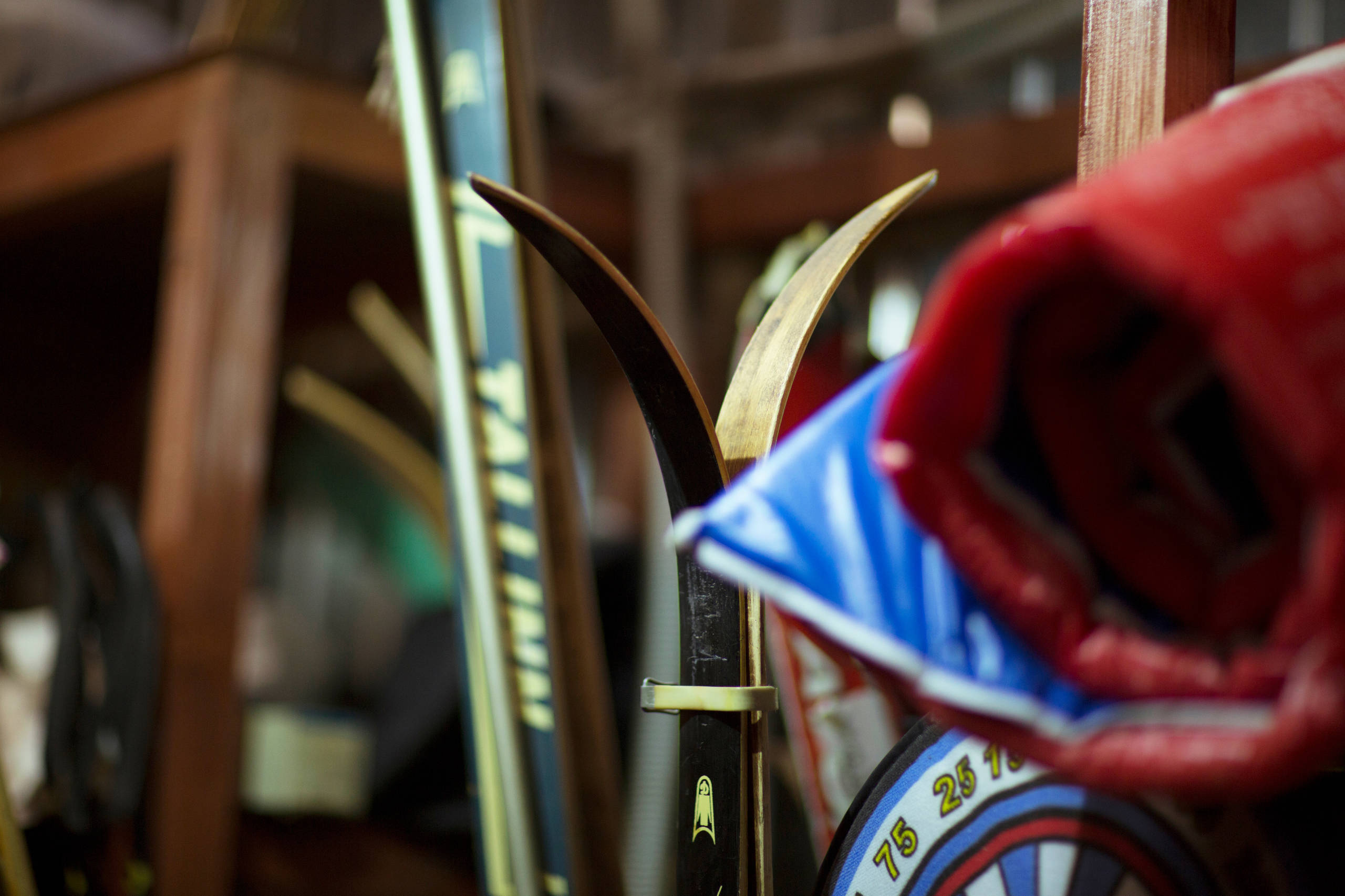 Где хранить «ватрушки» и санки в квартире