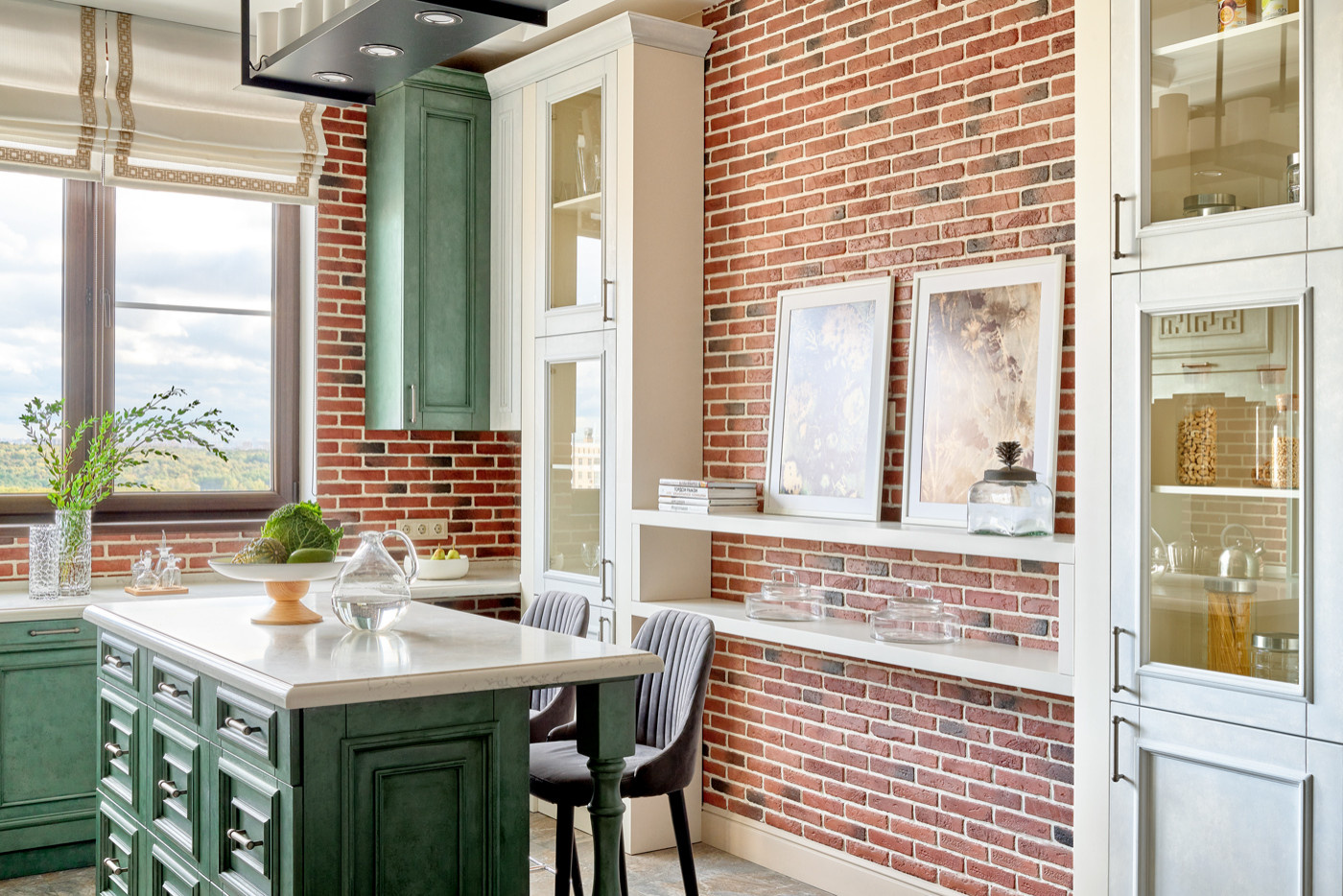 В гостях: Квартира с летящими утками и охотничьей собакой