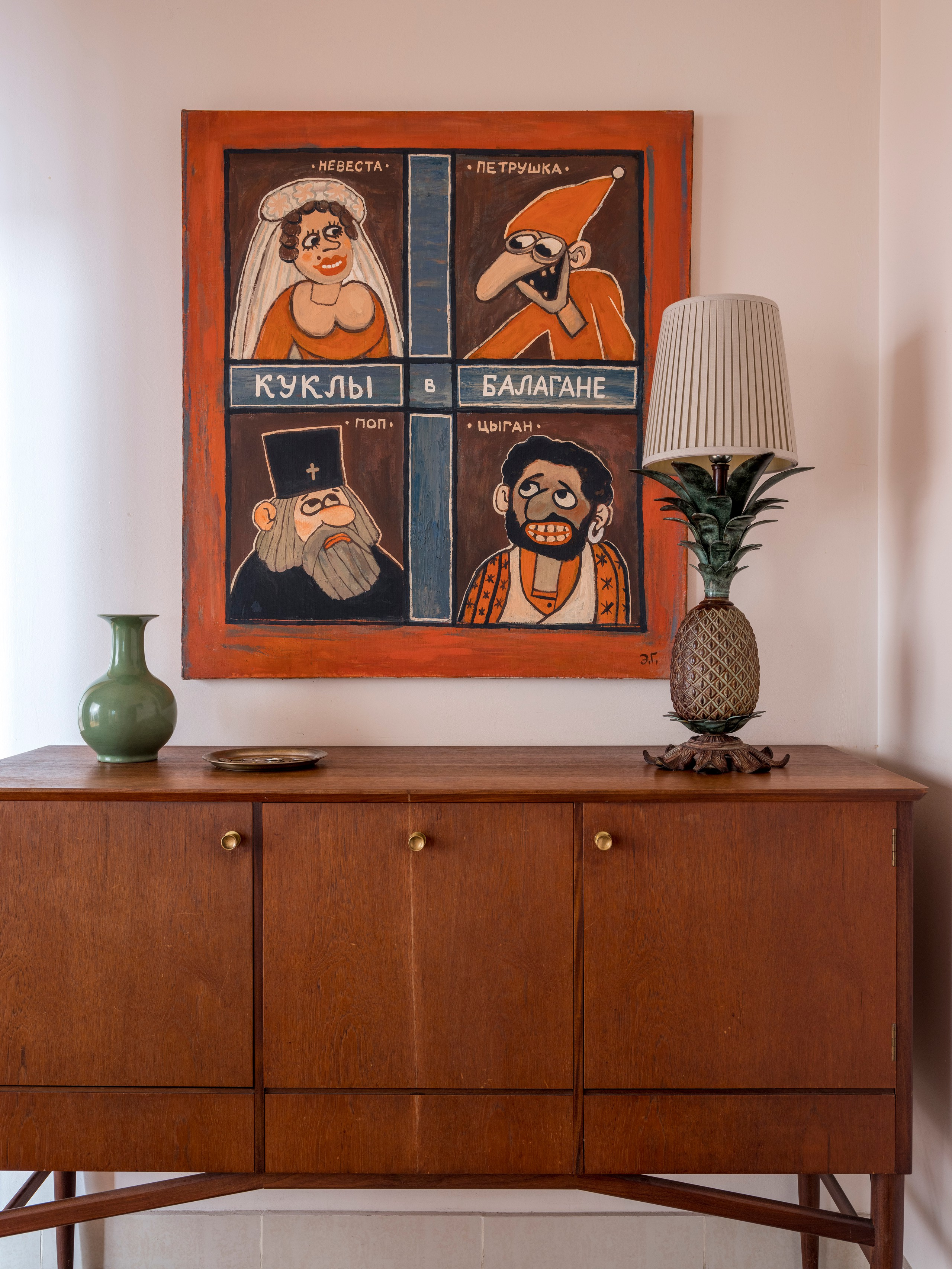 В гостях: Съёмная квартира, где живут декоратор и её коллекция