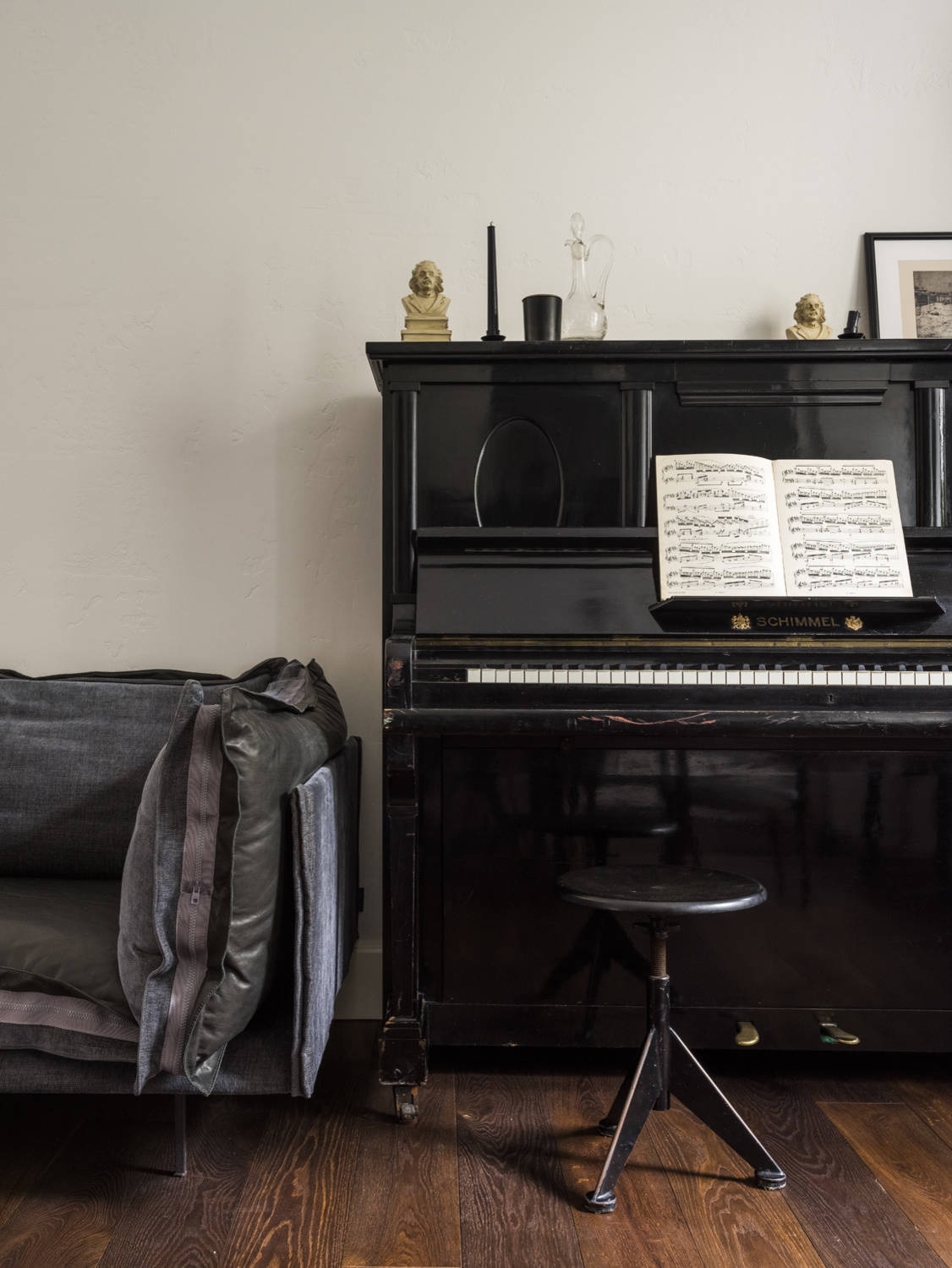 До и после: Двухкомнатная квартира с шестью окнами