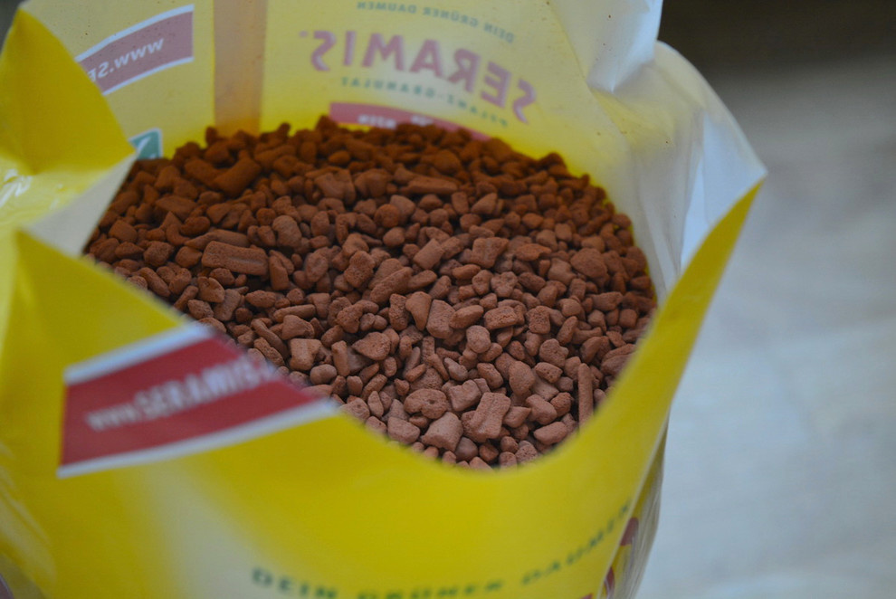 Вопрос: Чем заменить землю для растений в горшках