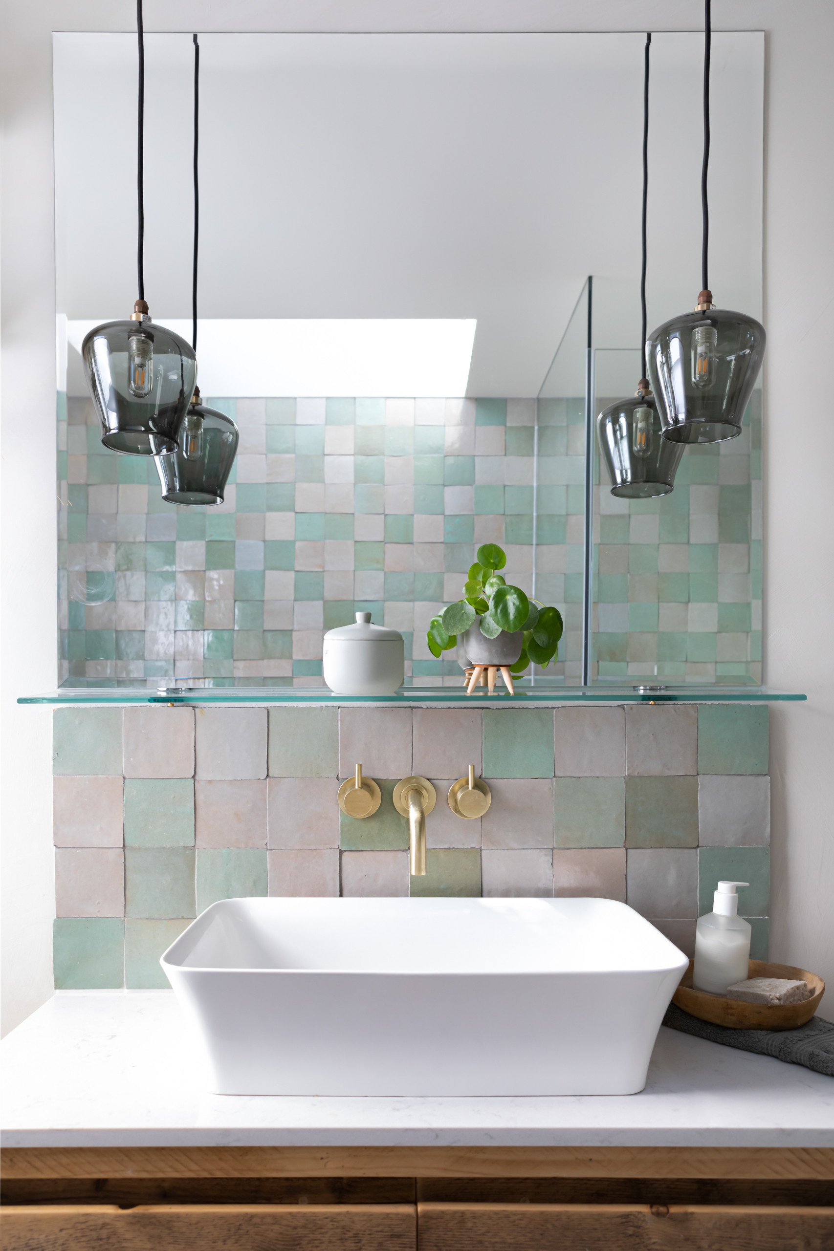 Просто фото: Санузлы сложных оттенков