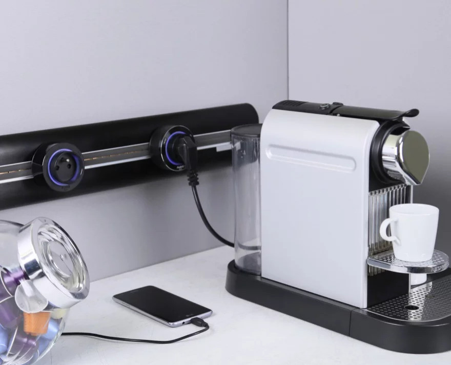 Кухня: Как высоко располагать розетки на кухне [и какие]