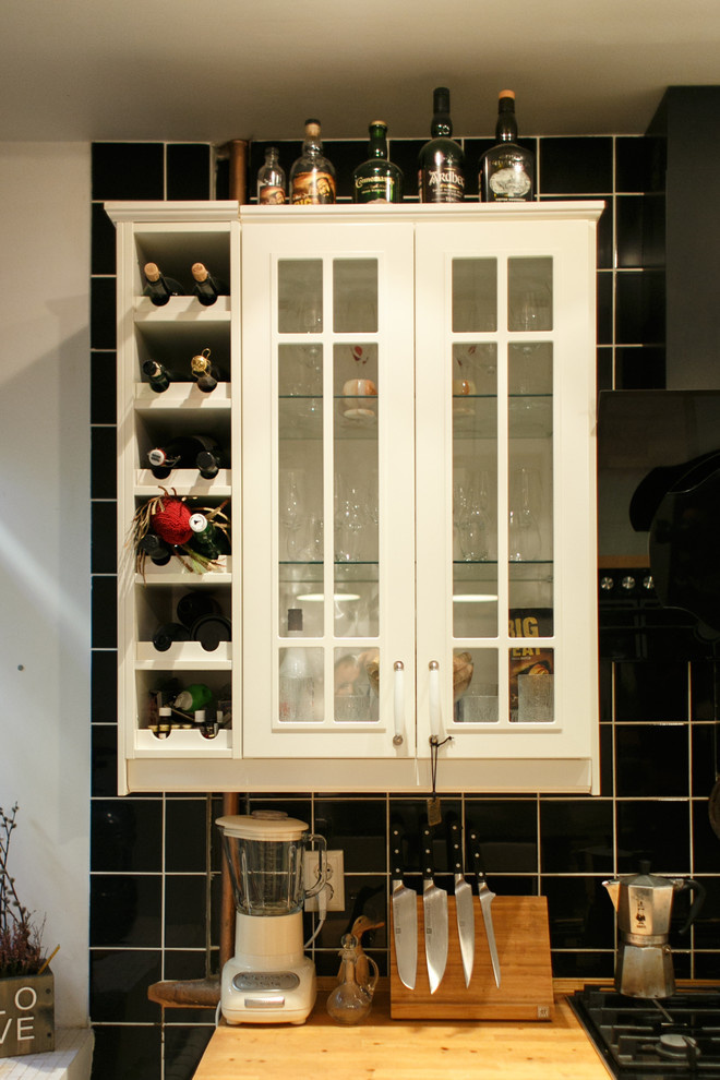 В гостях: Квартира с акустическим потолком и собранием Достоевского