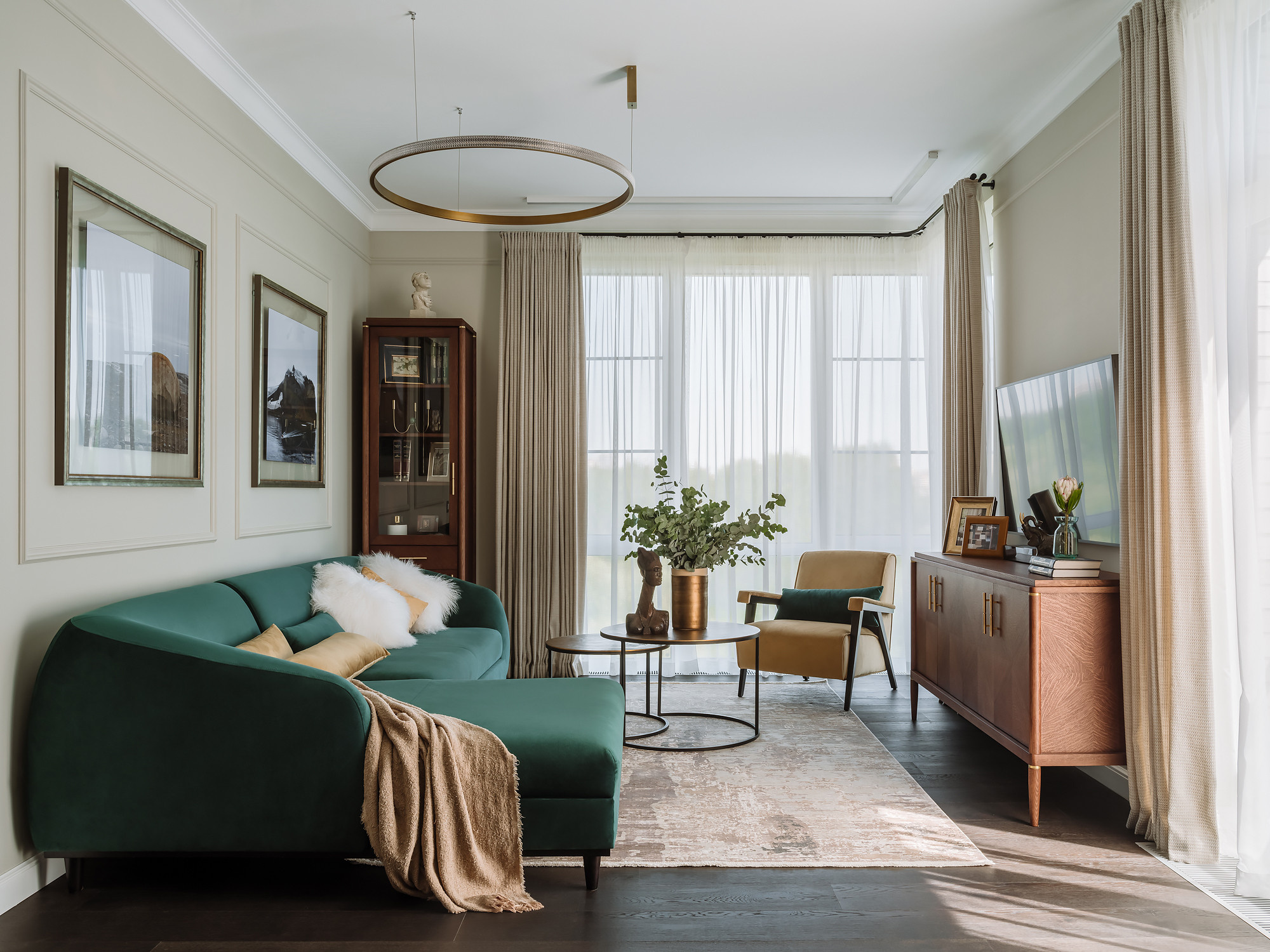 Houzz тур: Квартира с «космической» детской и зеленым диваном