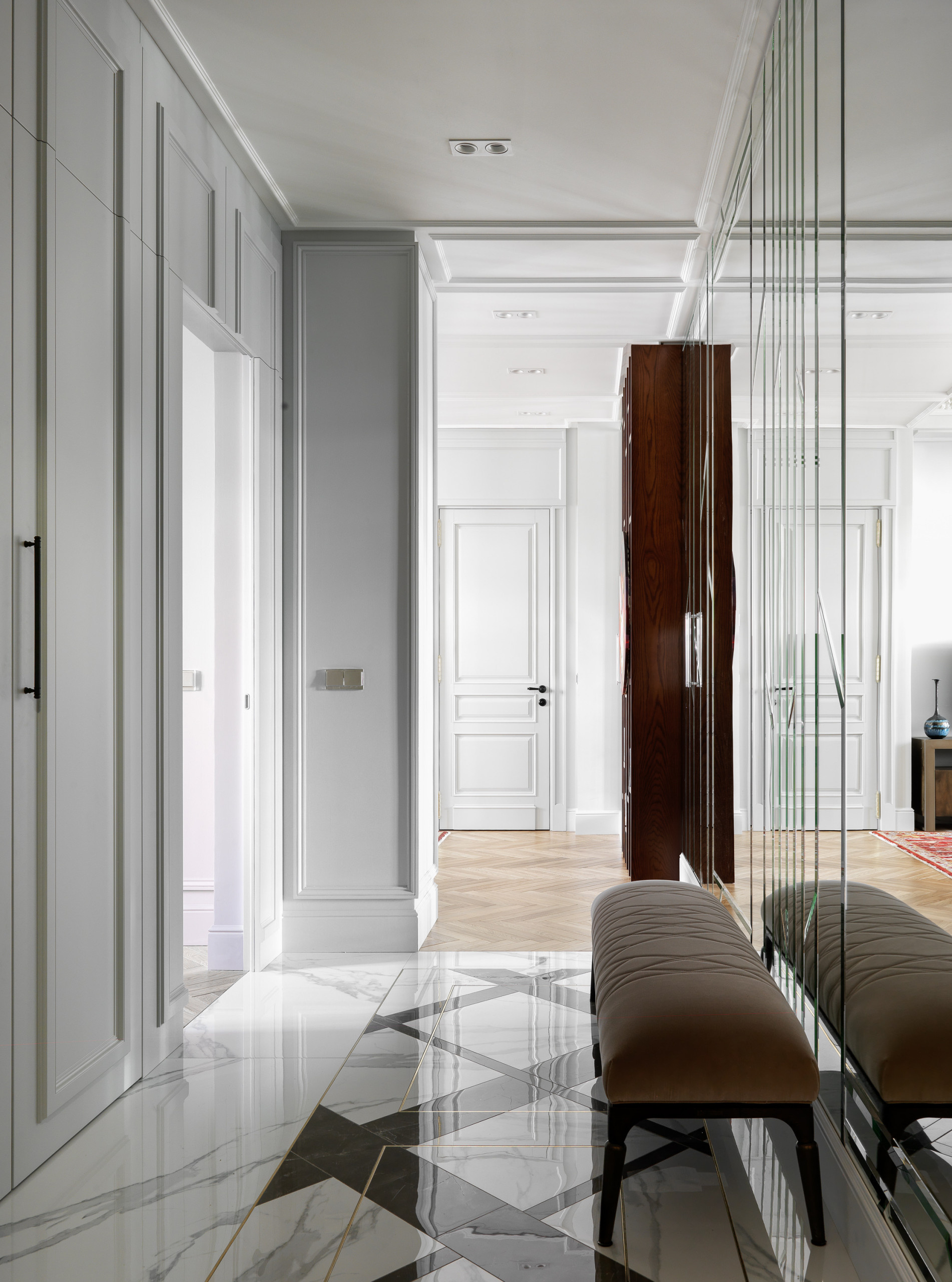 Houzz тур: Высотка на Котельнической, где жила советская богема