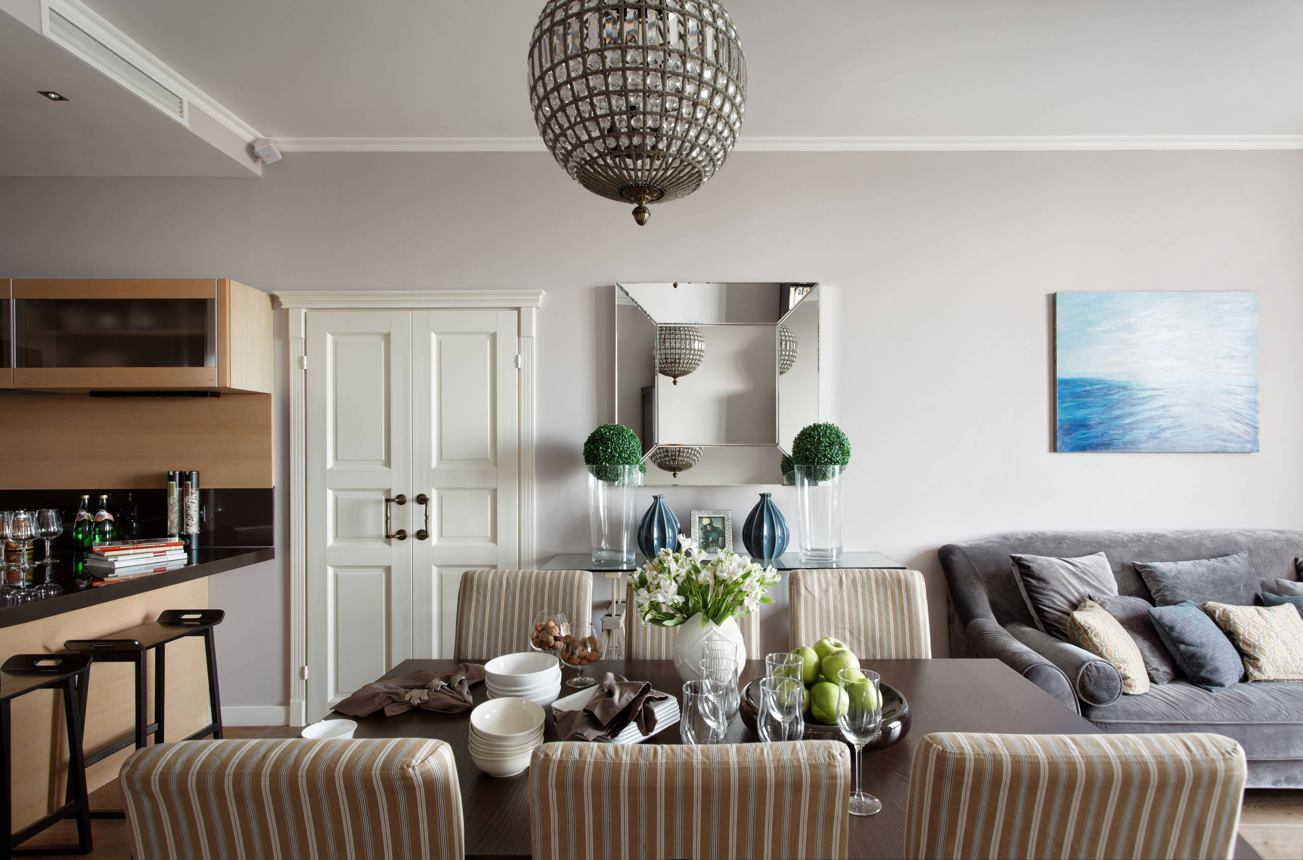 Houzz тур: Неоклассика для двоих на 27 этаже