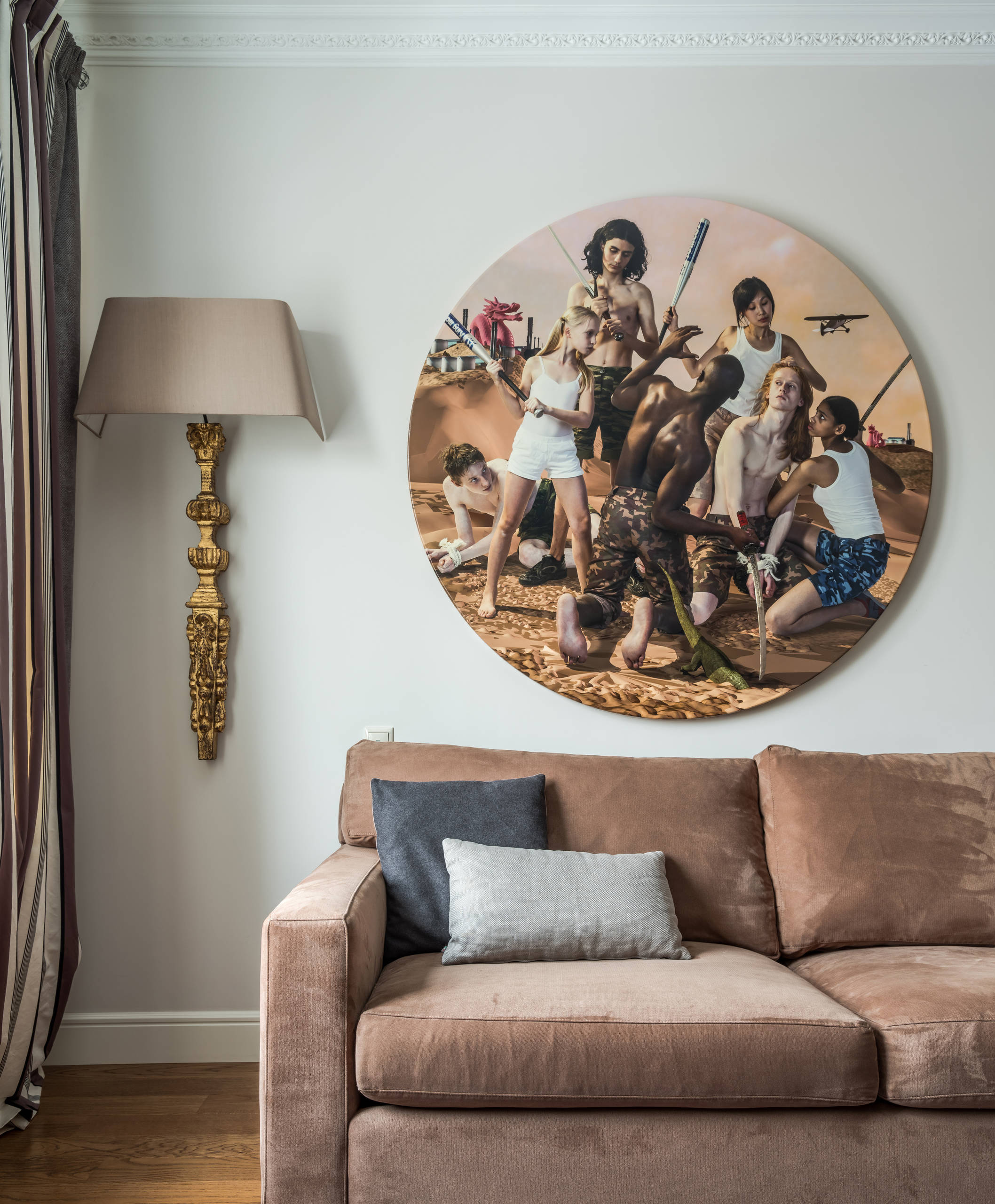 В гостях: Квартира с элементами барокко и современным искусством