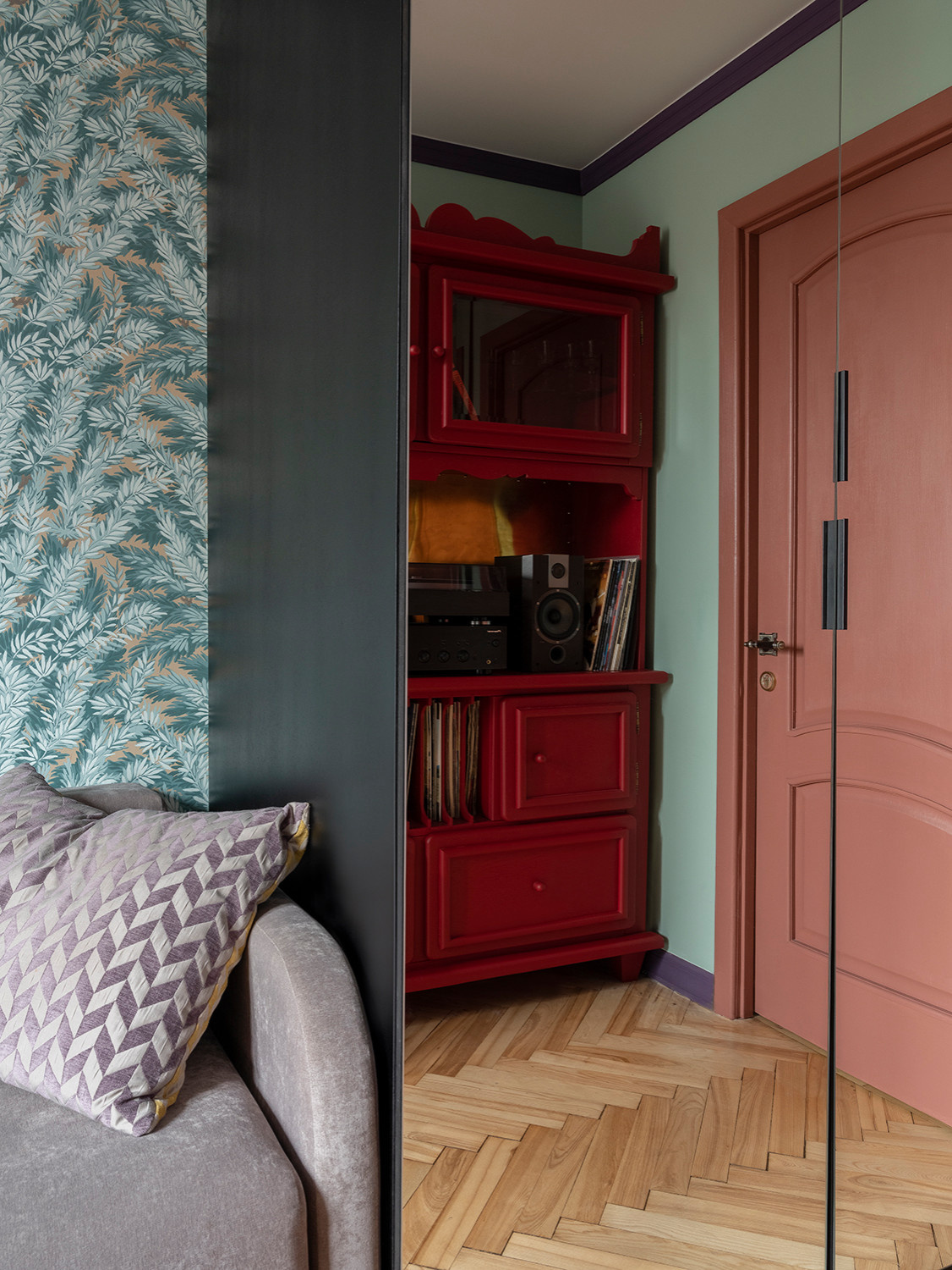 Просто фото: Плинтус — какой угодно, только не белый