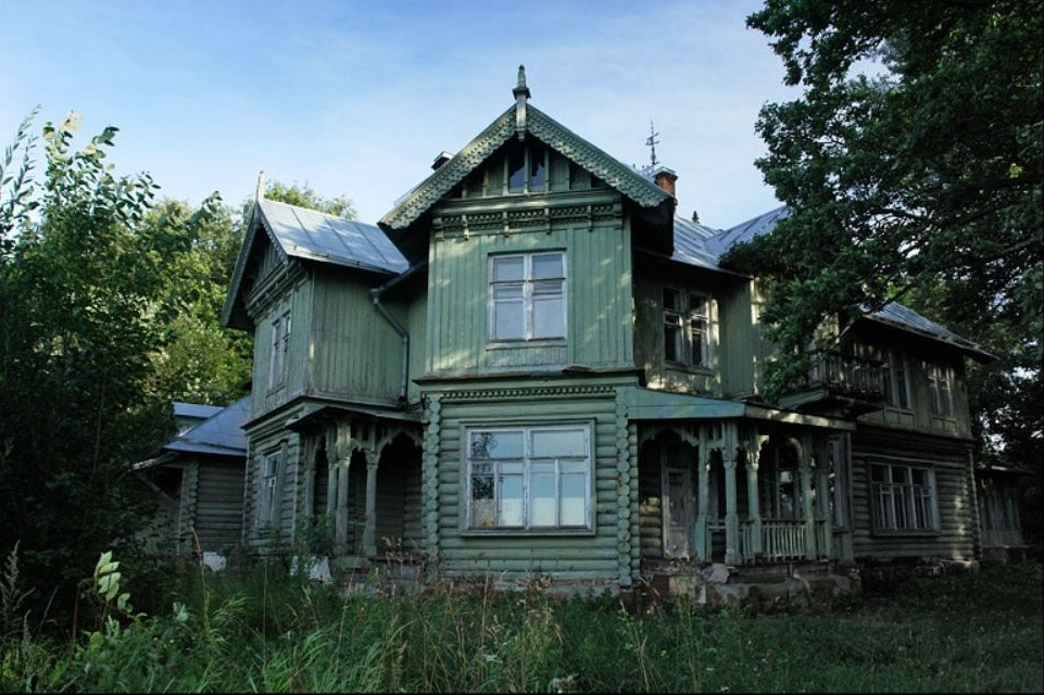 Русская дача: От императорских коттеджей до фазенды на шести сотках