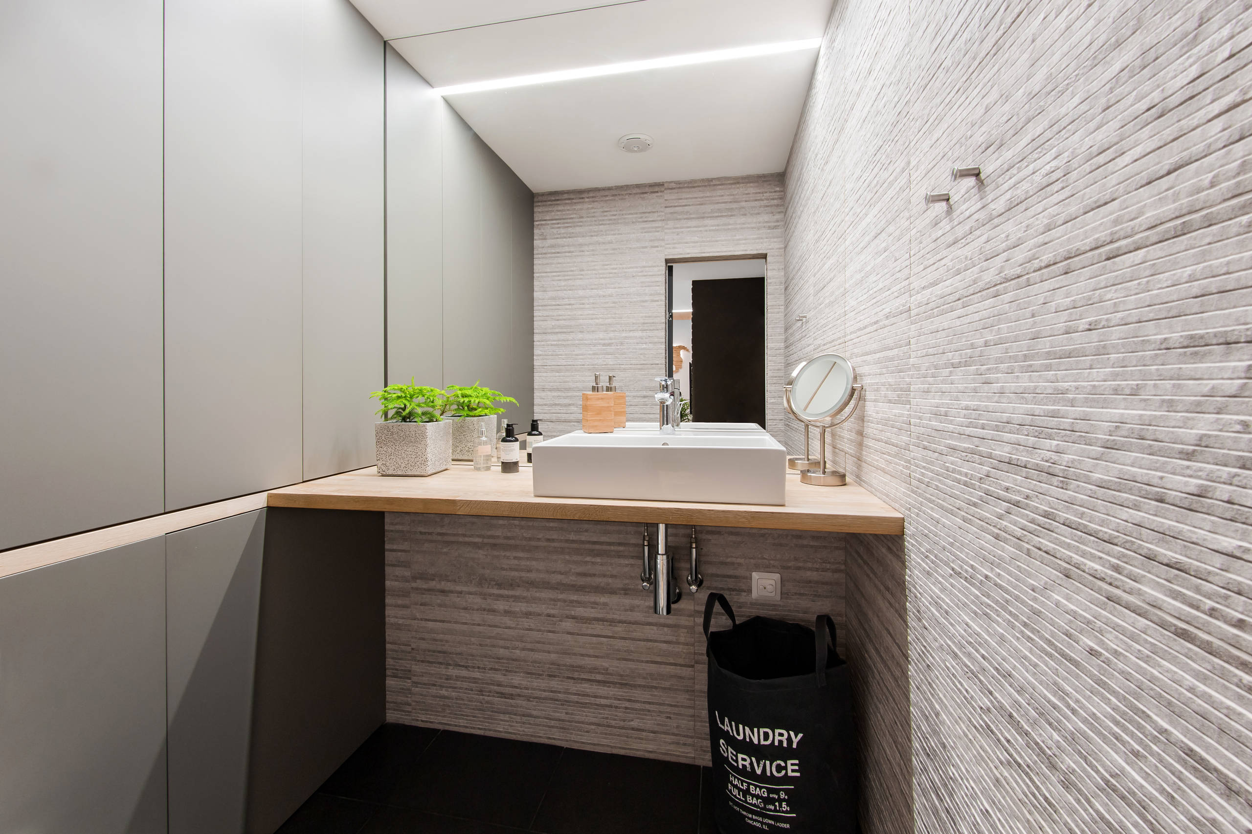 В гостях: Квартира в Питере — с мастерской и пивоварней