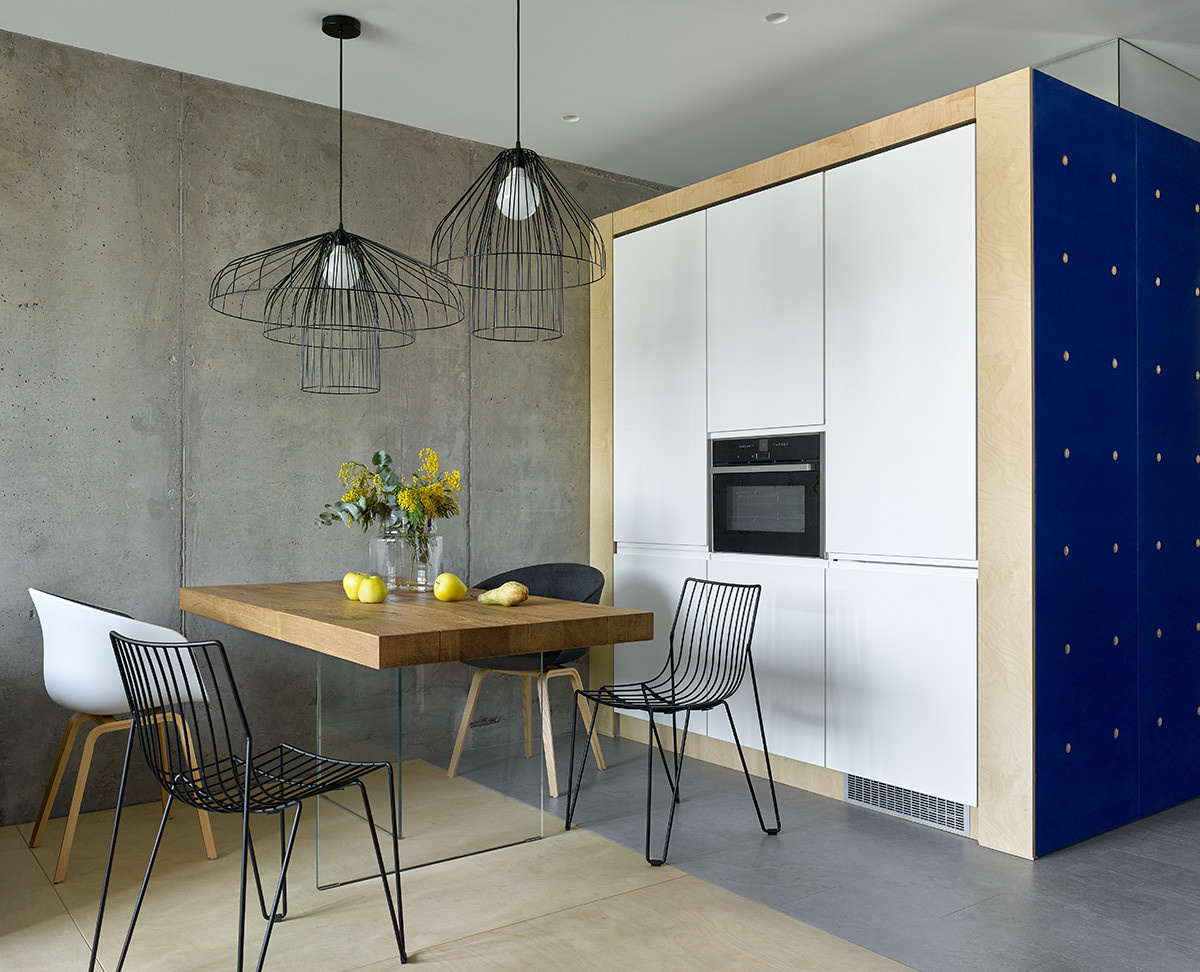 Houzz тур: Квартира 41 кв.м — бетон и синяя фанера