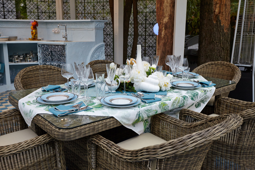 Проект недели: Беседка-кухня с лепниной и ажурными ширмами