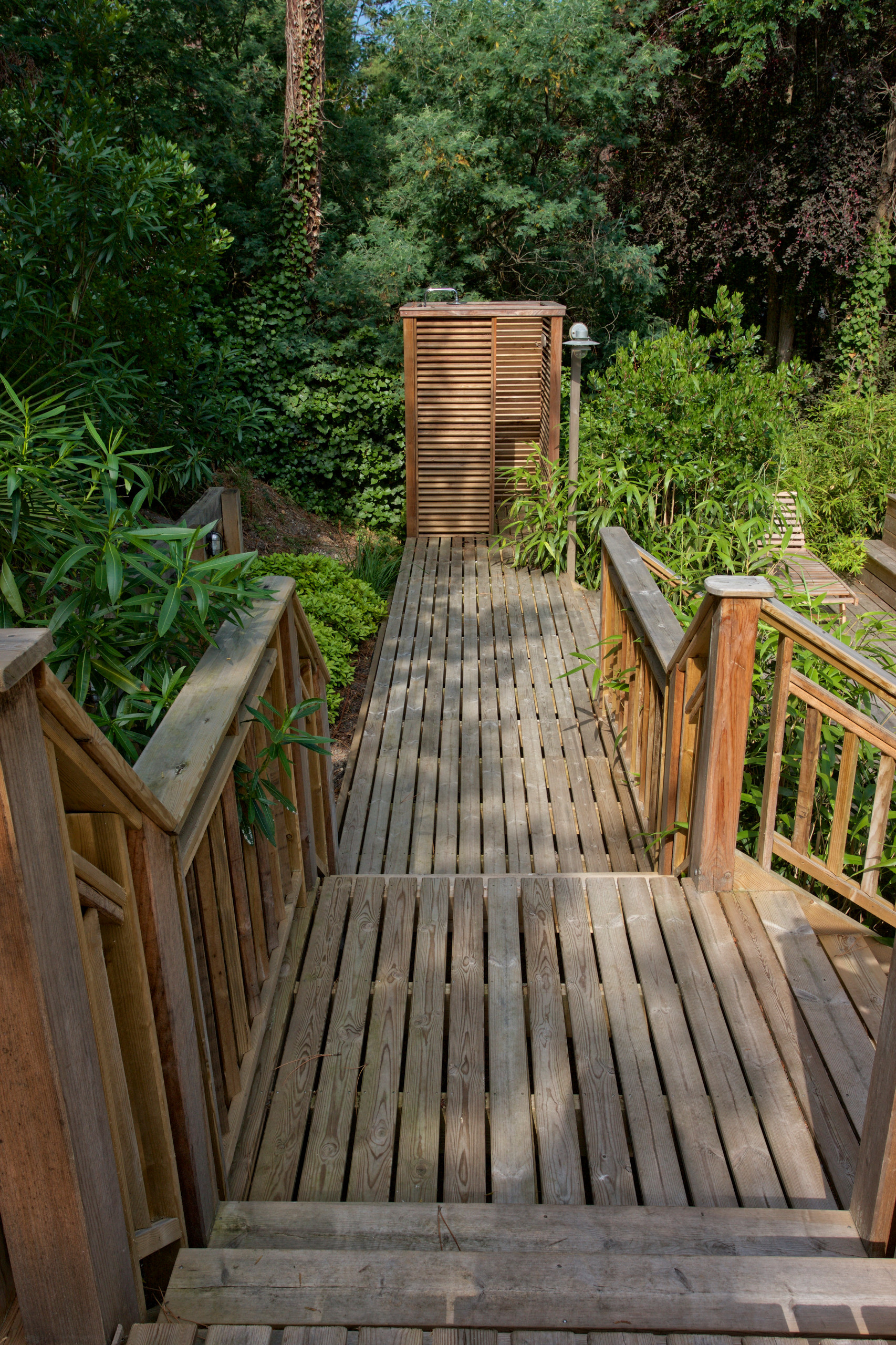 Как правильно: Летний душ на даче своими руками