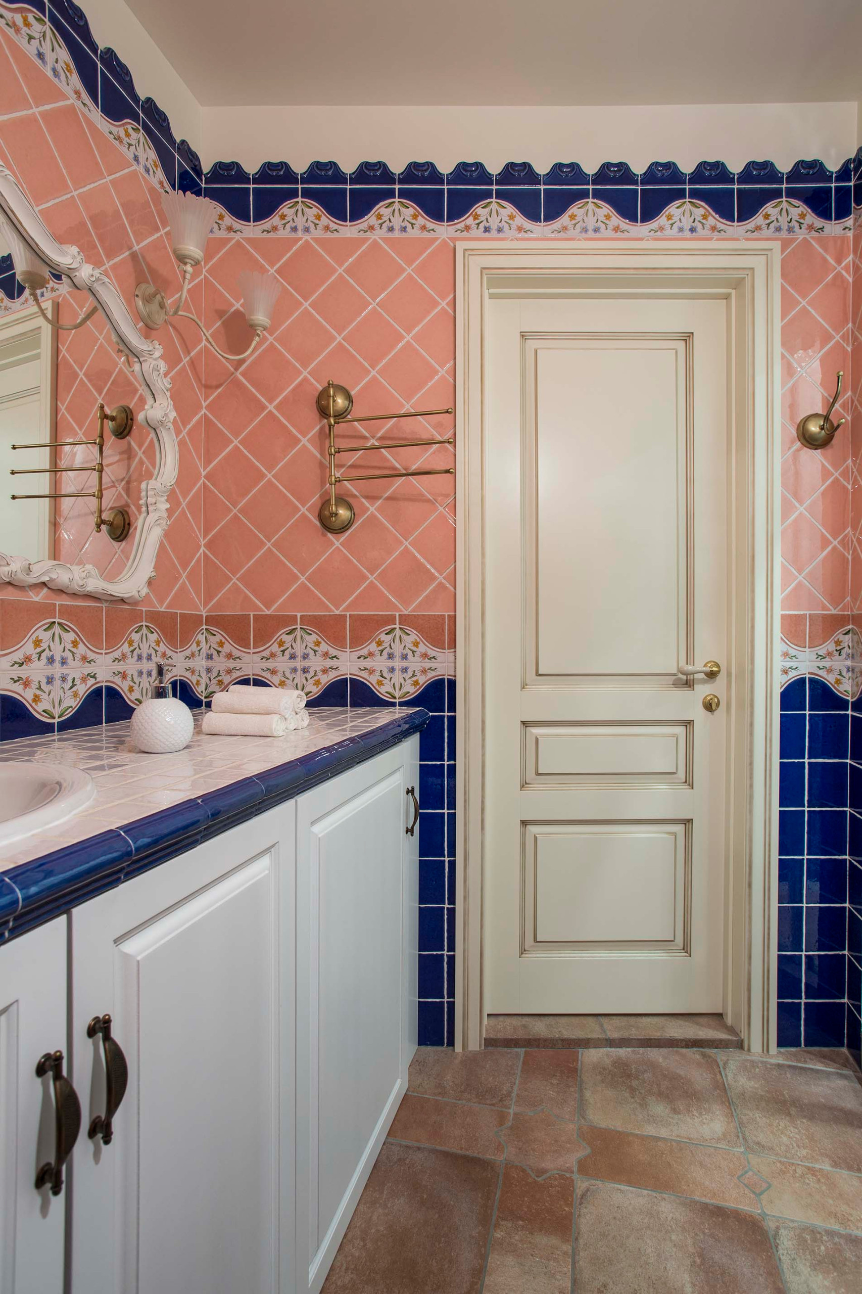 Houzz тур: Прованс с видом на реку для молодой семьи