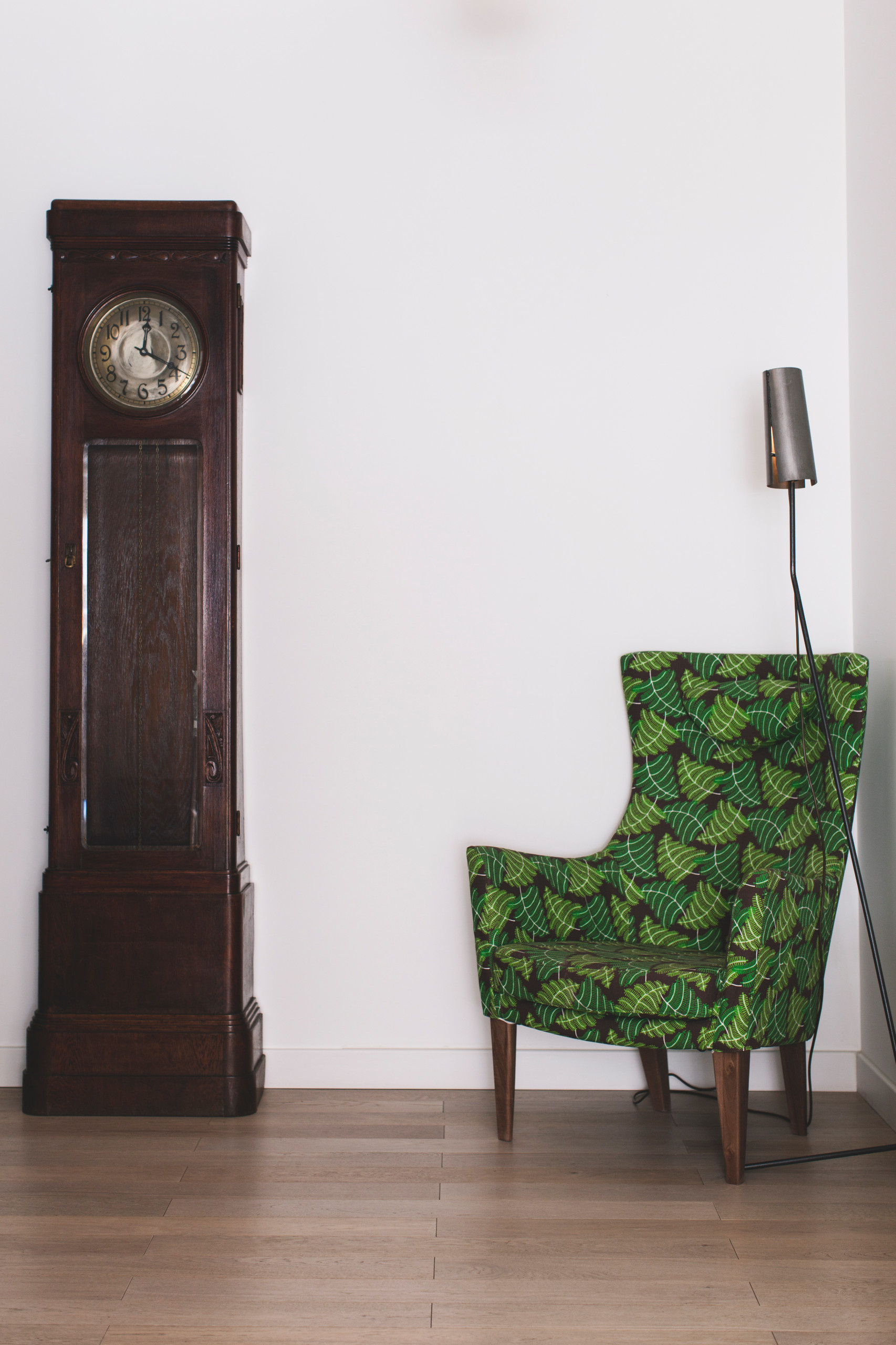 В гостях: Московская квартира со старинными часами и совами