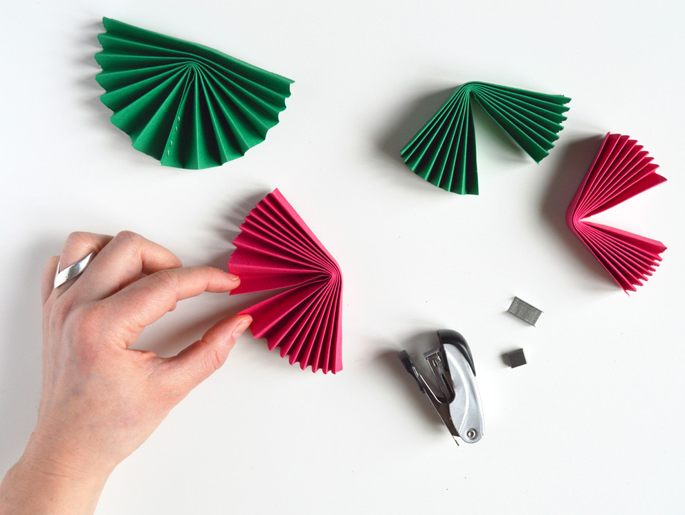 Фотоохота: Снежинки из бумаги и других подручных материалов