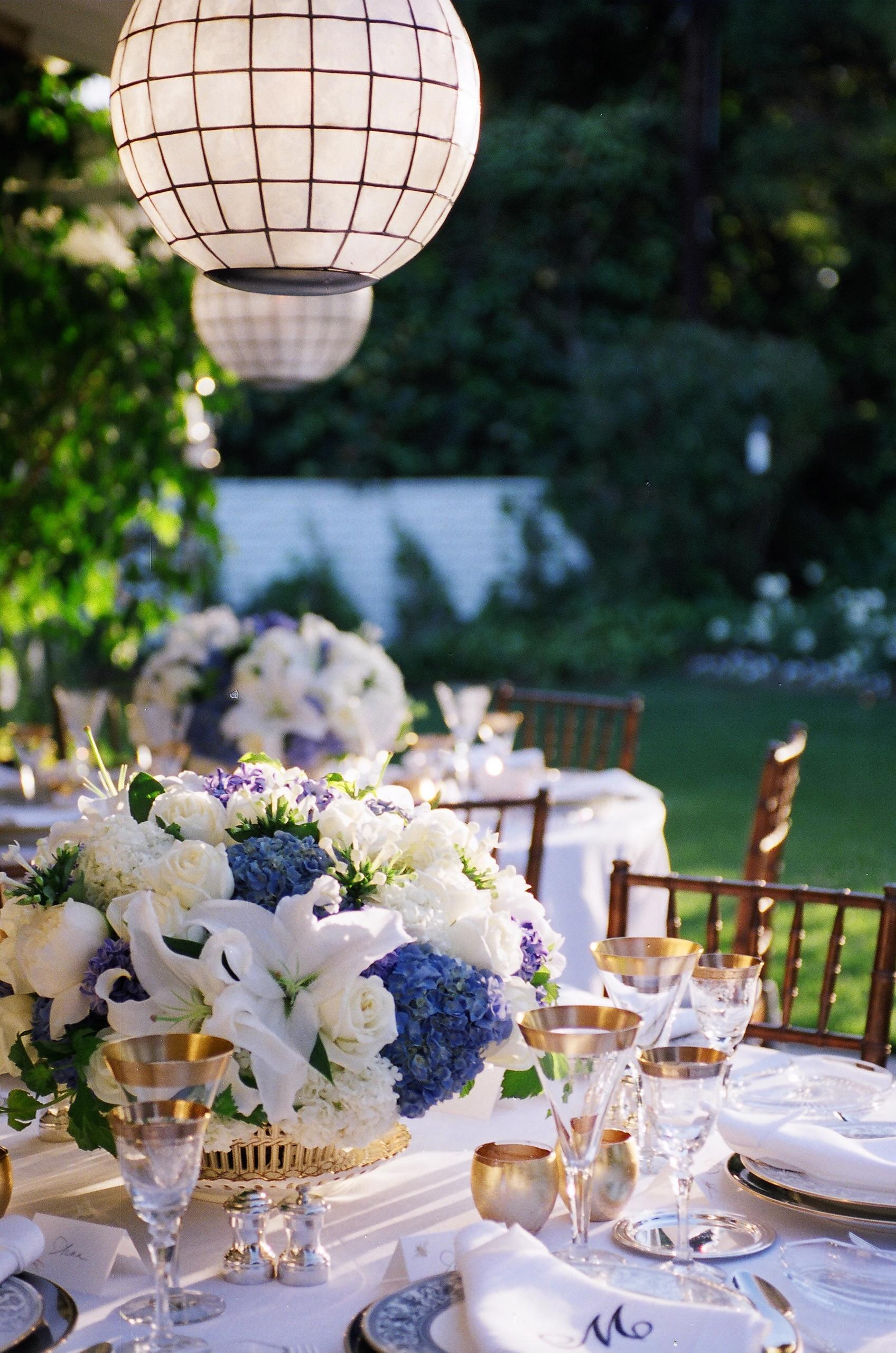 Уголок в саду: Беседка или патио, терраса или кресло?