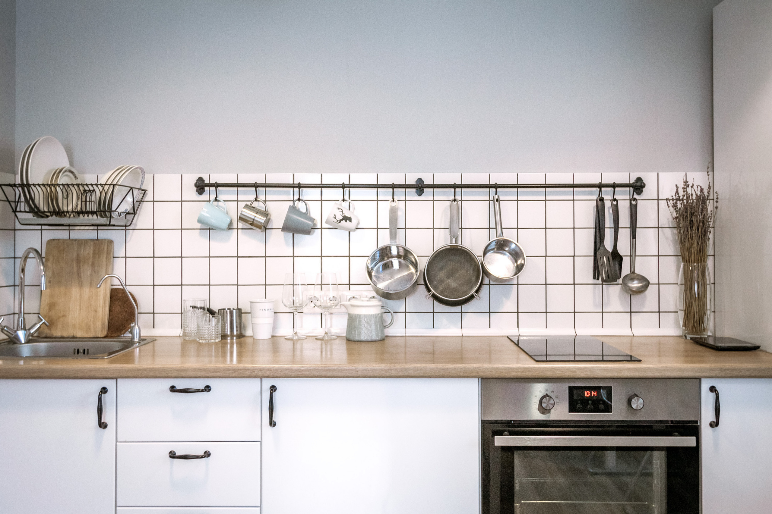 Есть решение: 8 вариантов кухни 18 кв.м