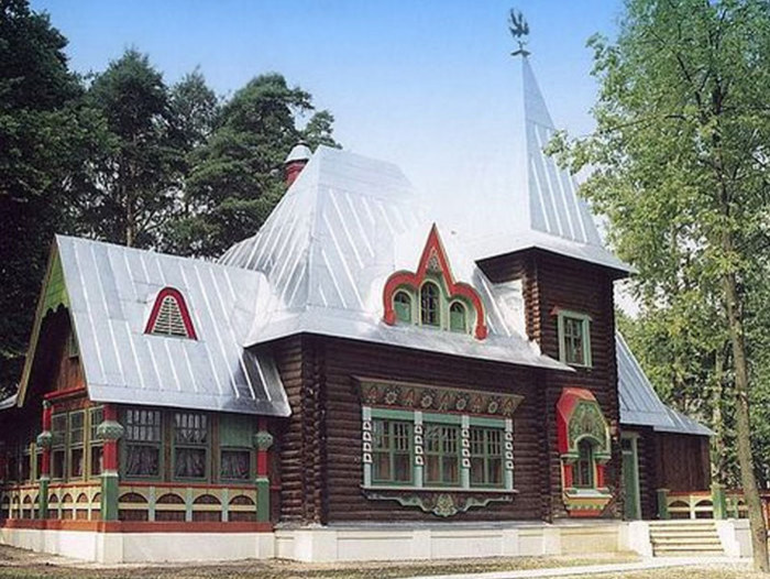 Русская дача: От императорских коттеджей до фазенды на шести сотках