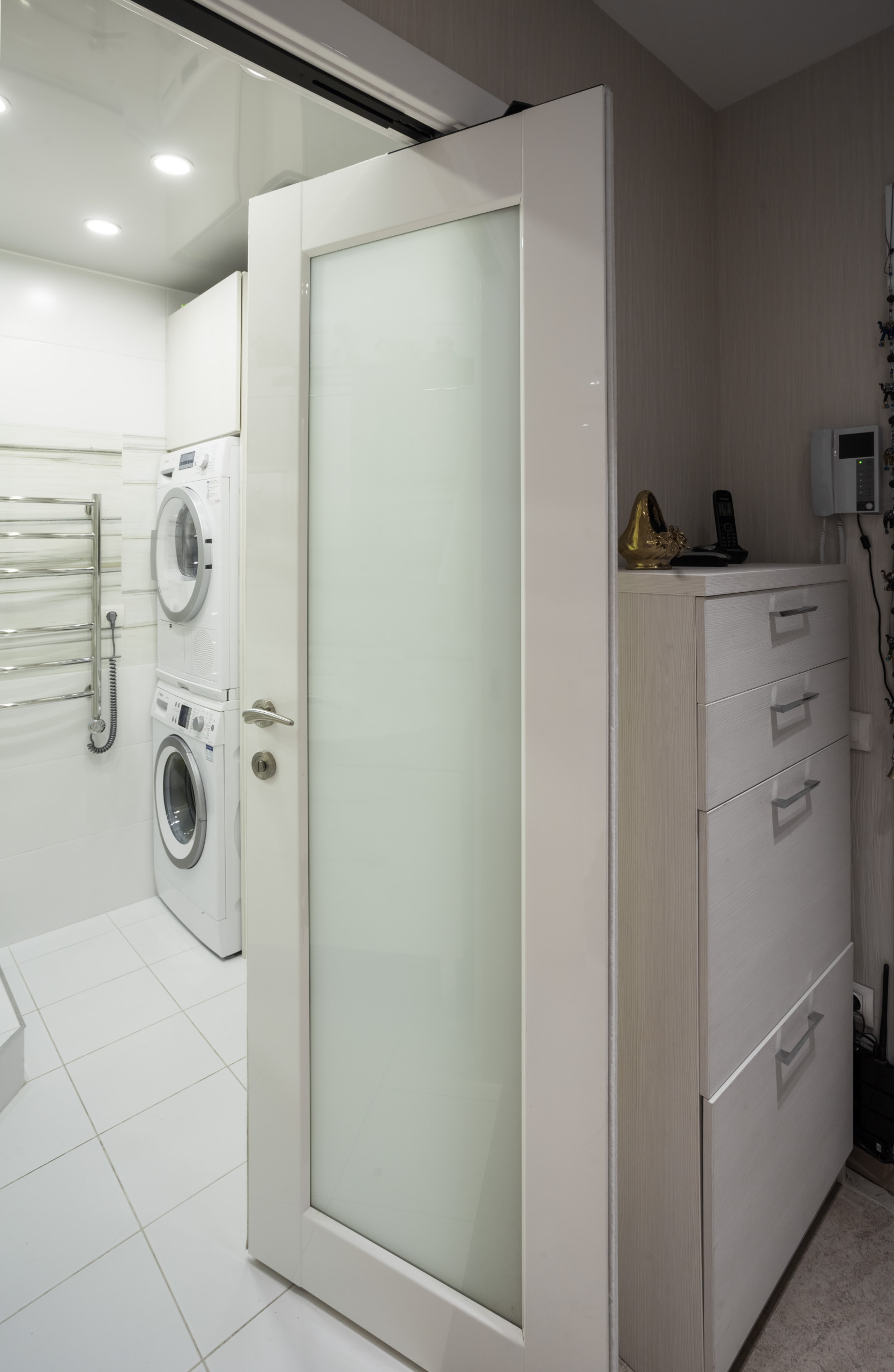 Нестандартная дверь в ванную комнату: Идеи, которые преобразят санузел