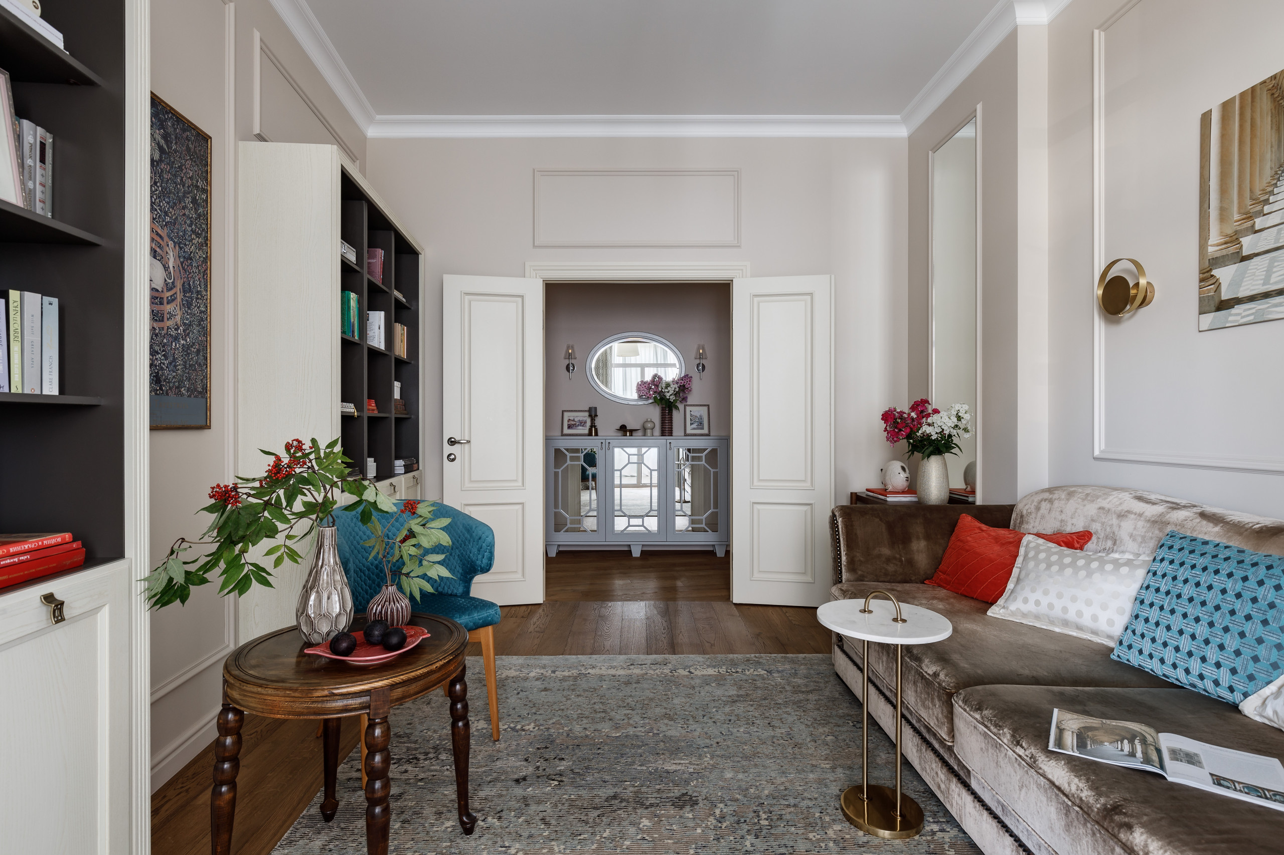 В гостях: Светлая неоклассика в Петербурге — с видом на озеро