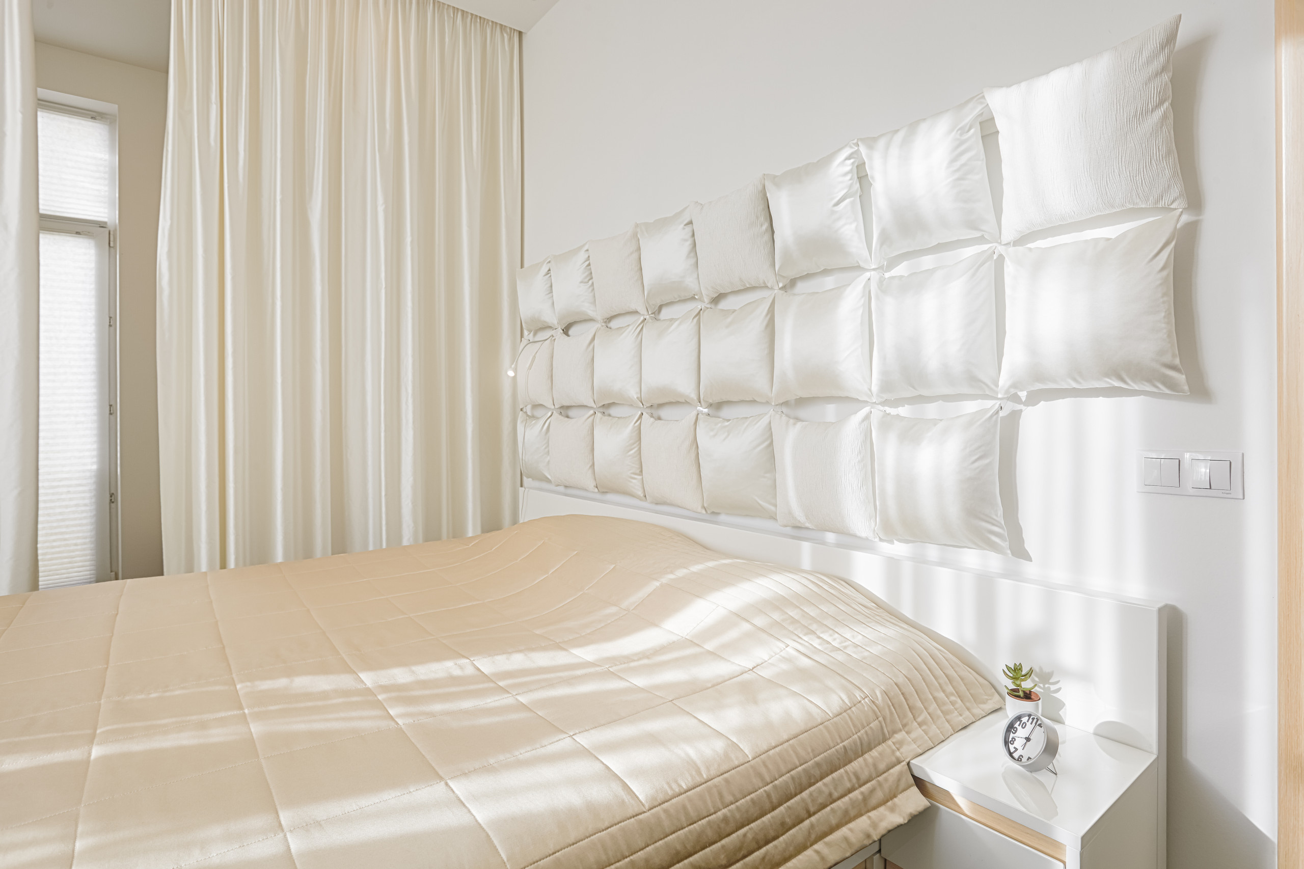 Houzz тур: 50 оттенков белого и игра искусственного света