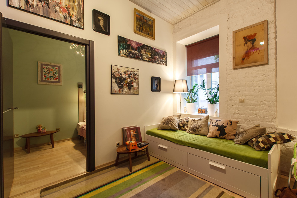 В гостях: Квартира с акустическим потолком и собранием Достоевского