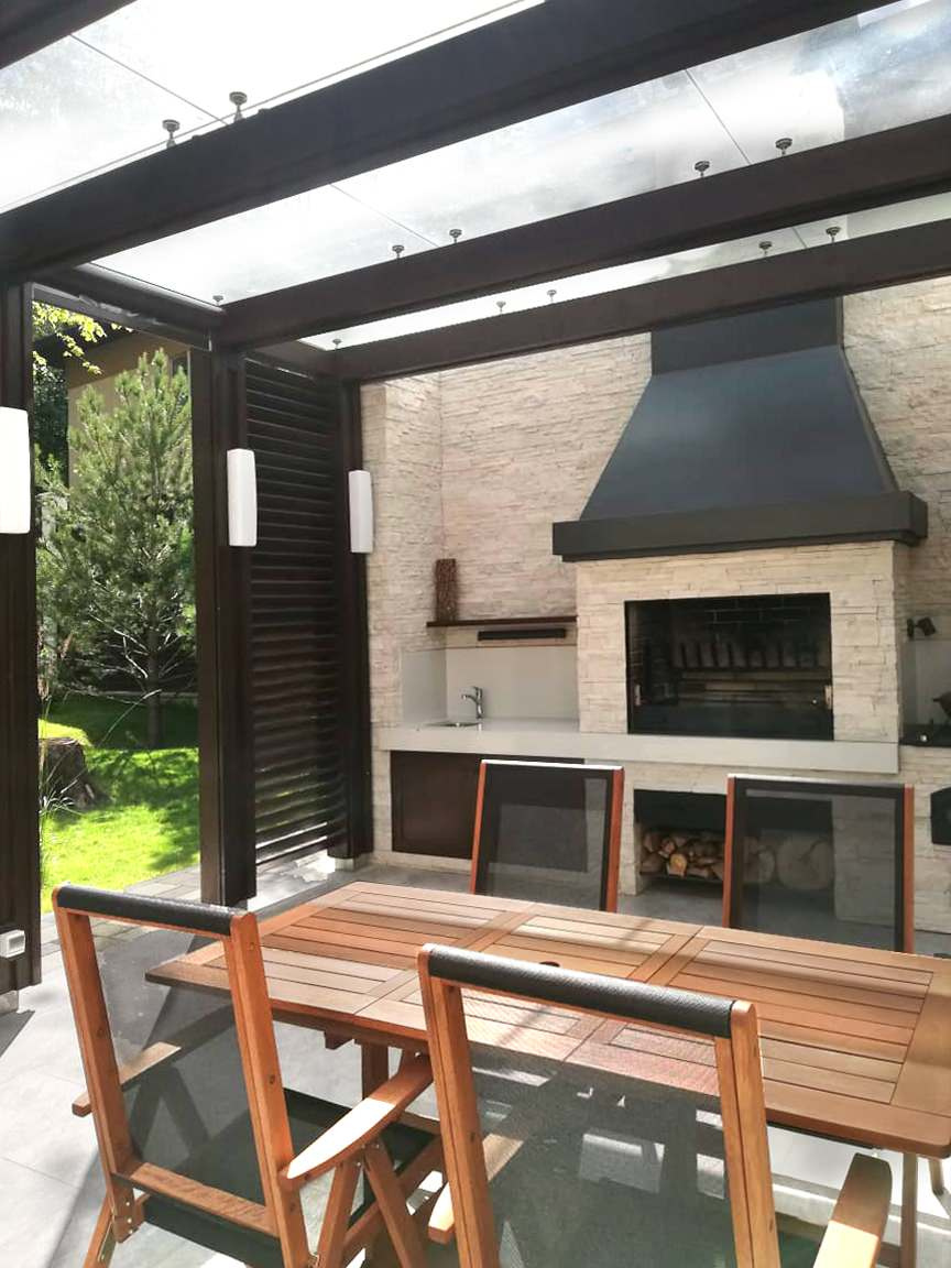 Проект недели: Беседка-барбекю под стеклянной крышей