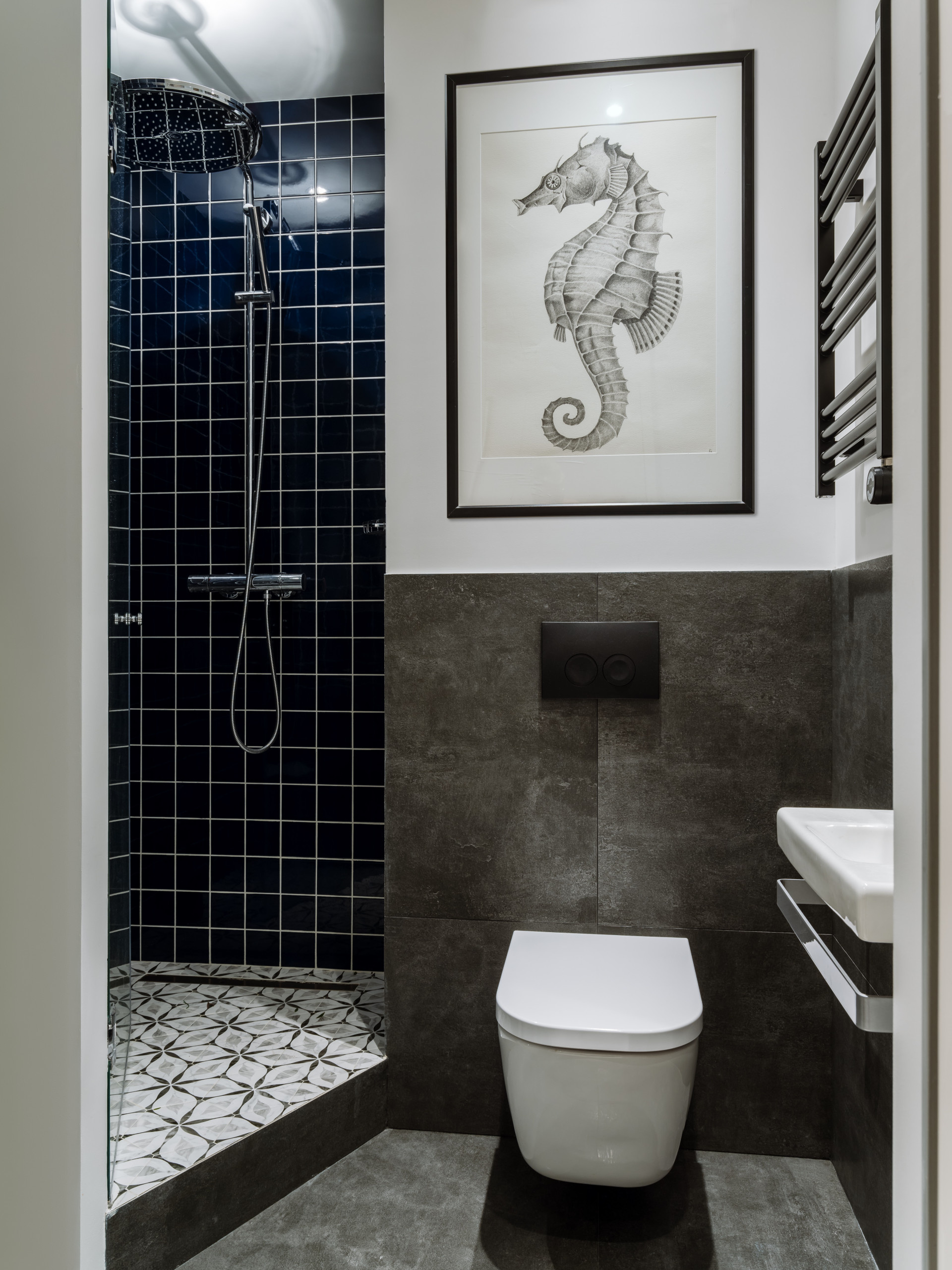 Houzz тур: Строгая квартира для мамы с дочкой