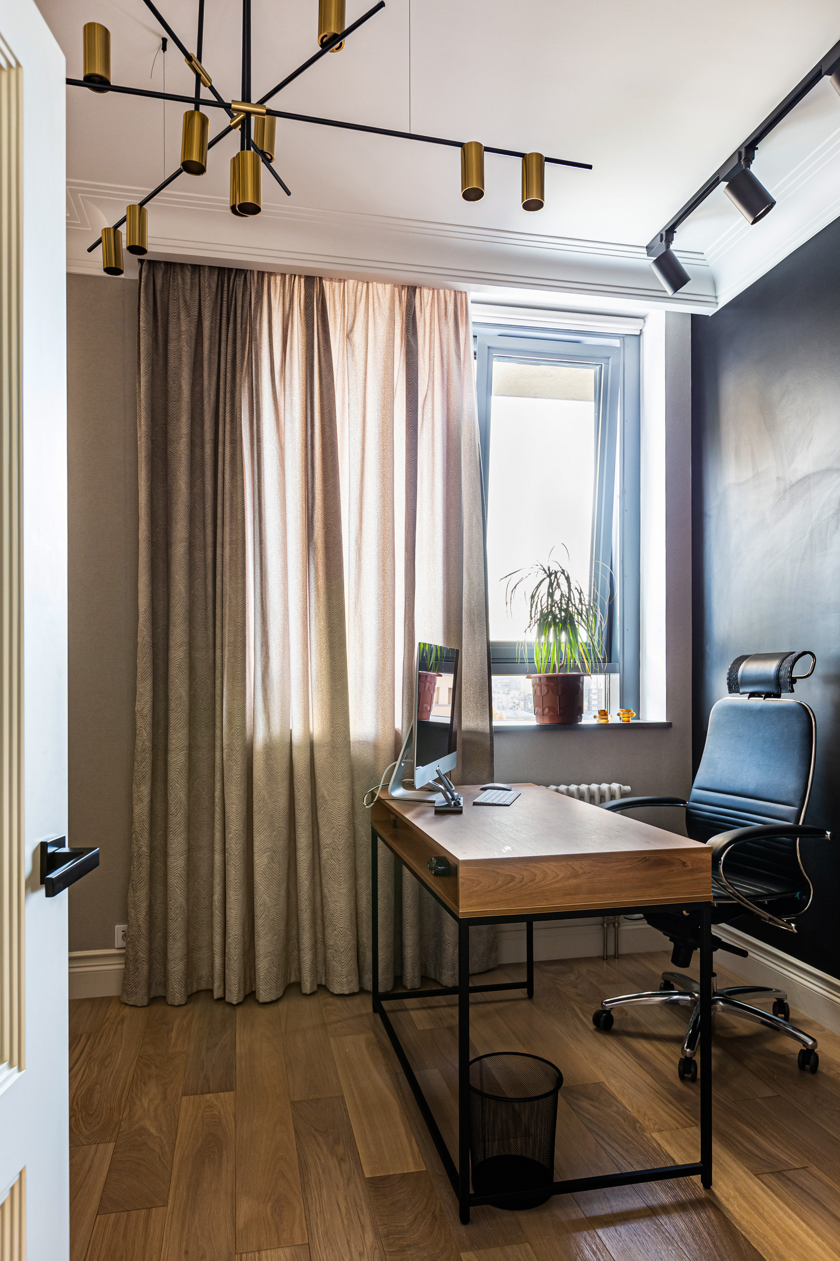 Поиск планировки: Квартира для семейной пары и кота [6 планов]