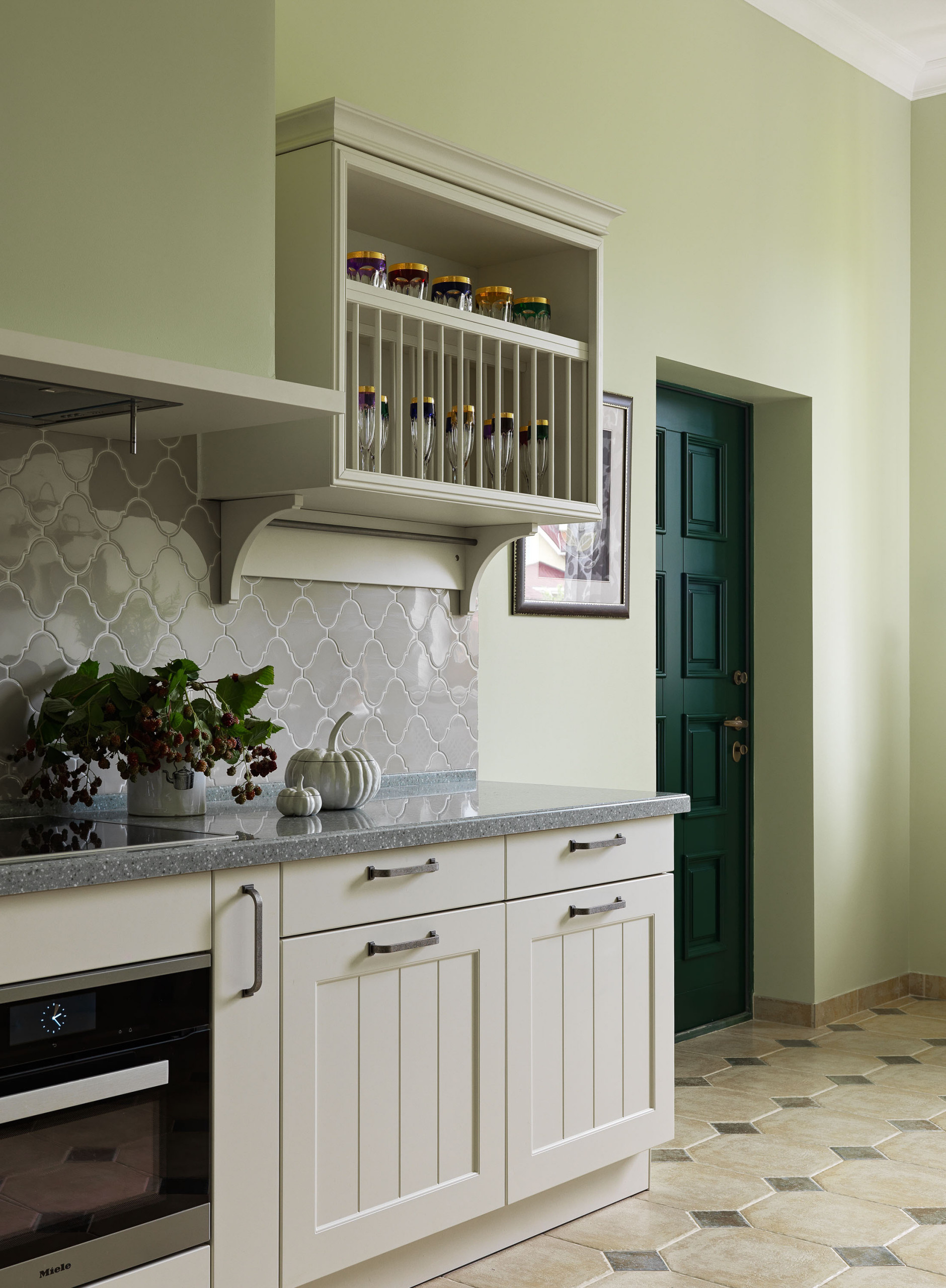 Houzz тур: Загородный дом с дроздами, стрекозами и бабочками