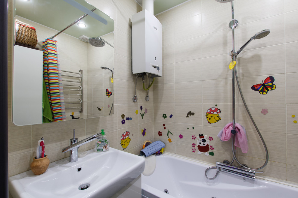 В гостях: Квартира с акустическим потолком и собранием Достоевского