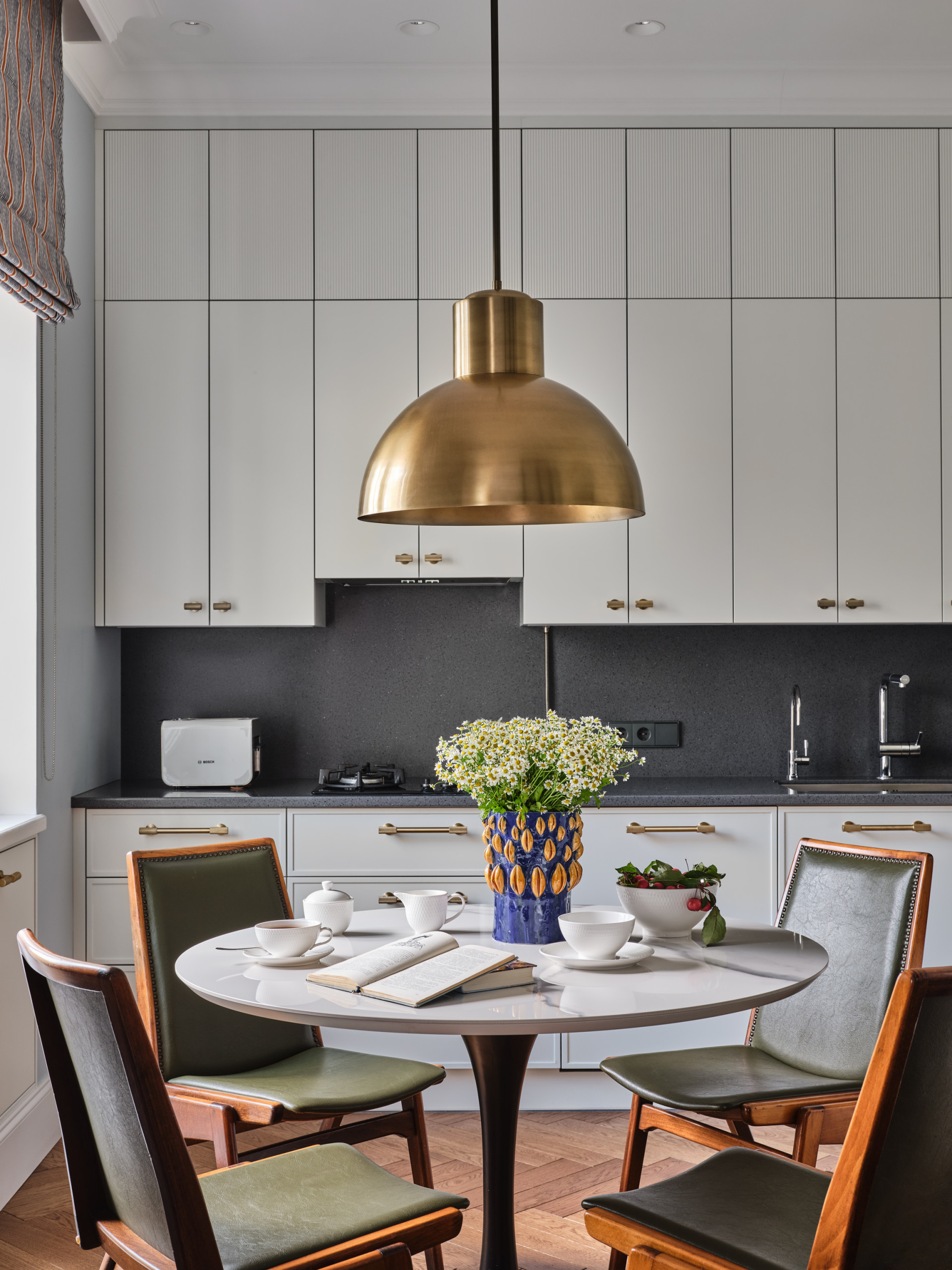 Houzz тур: Квартира в «сталинке» для семьи с тремя детьми