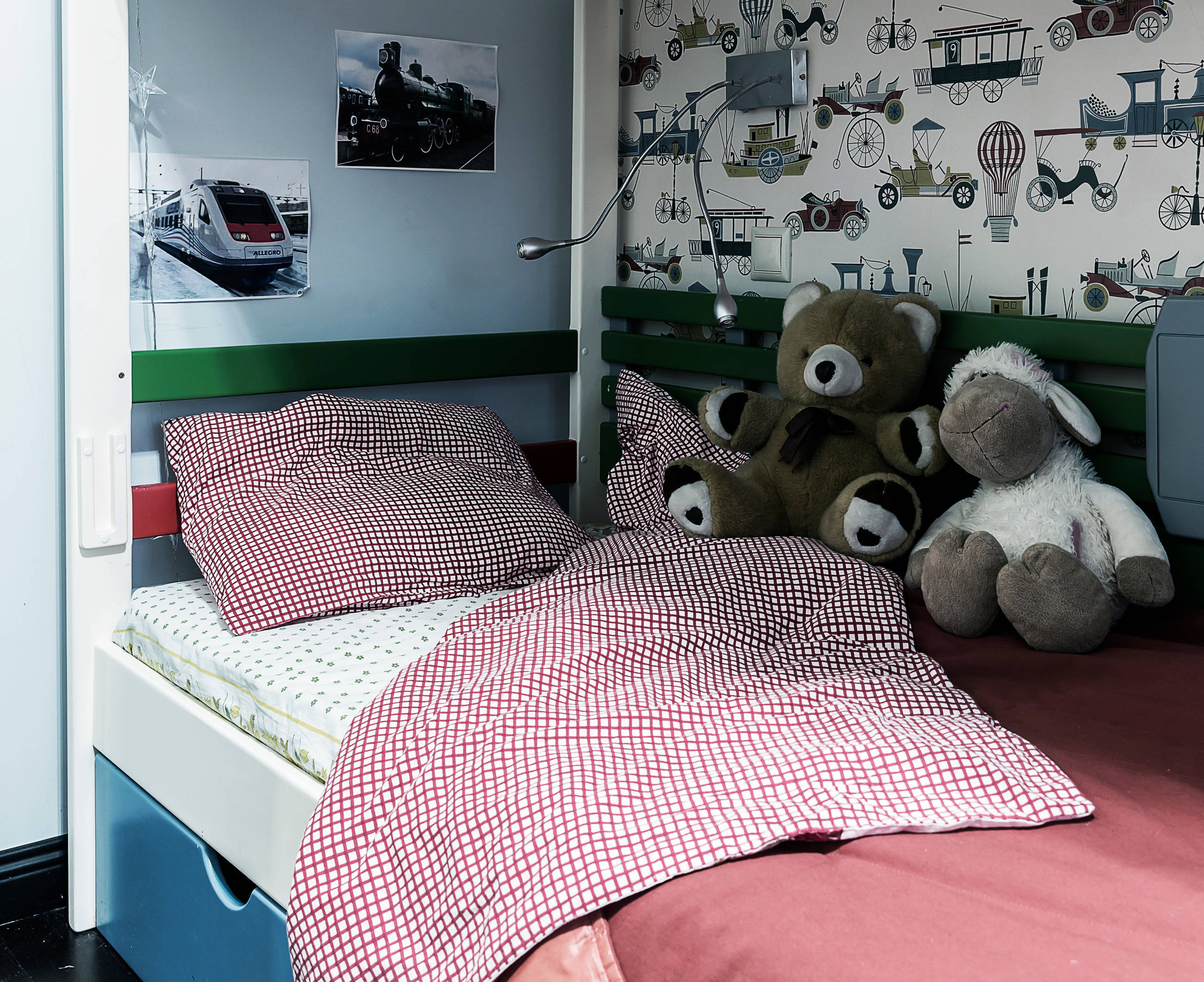 В гостях: Квартира «в цветочек» для семьи модельера