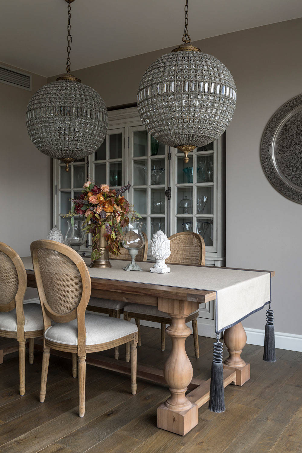 За и против: Встроенная мебель или отдельностоящий шкаф