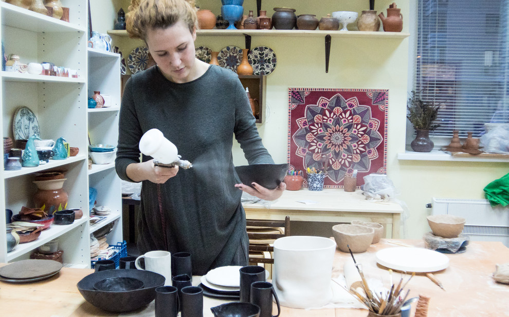 Портрет: Лаконичная керамика от Алены Мухиной