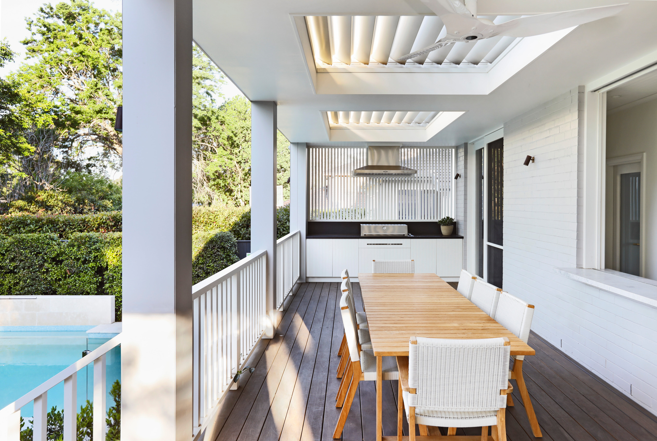 Как правильно: Возвести террасу для загородного дома