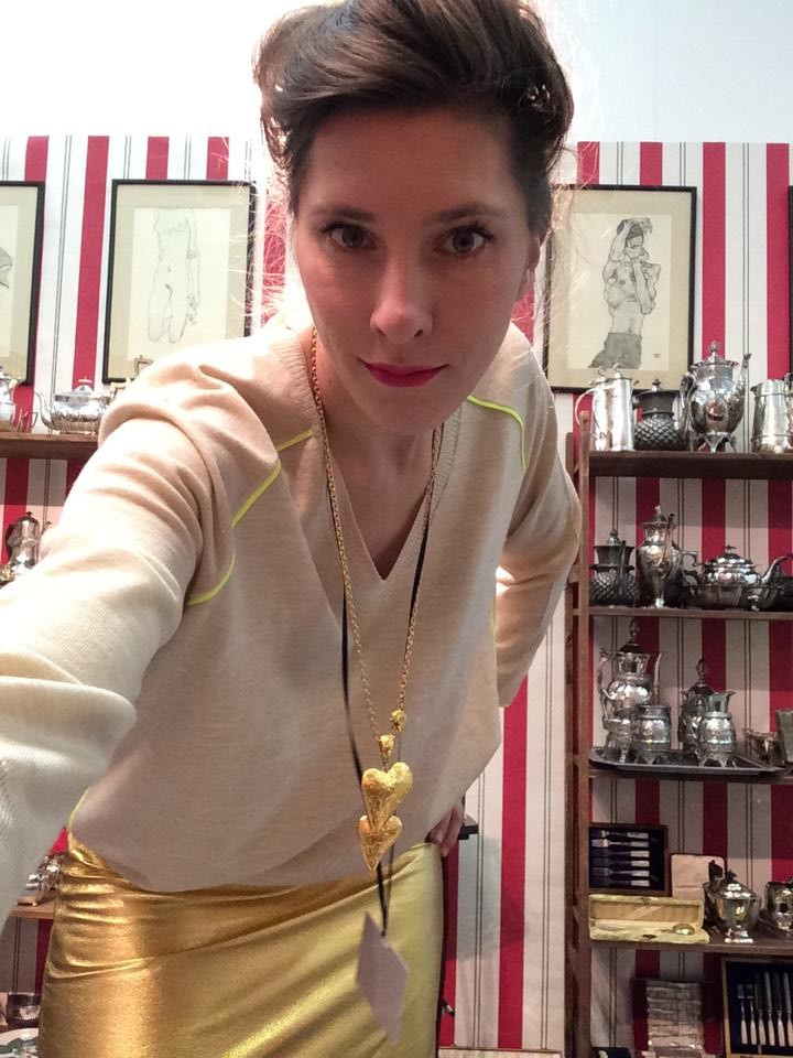 С серебряной ложкой: Как наслаждаться старинной посудой дольше