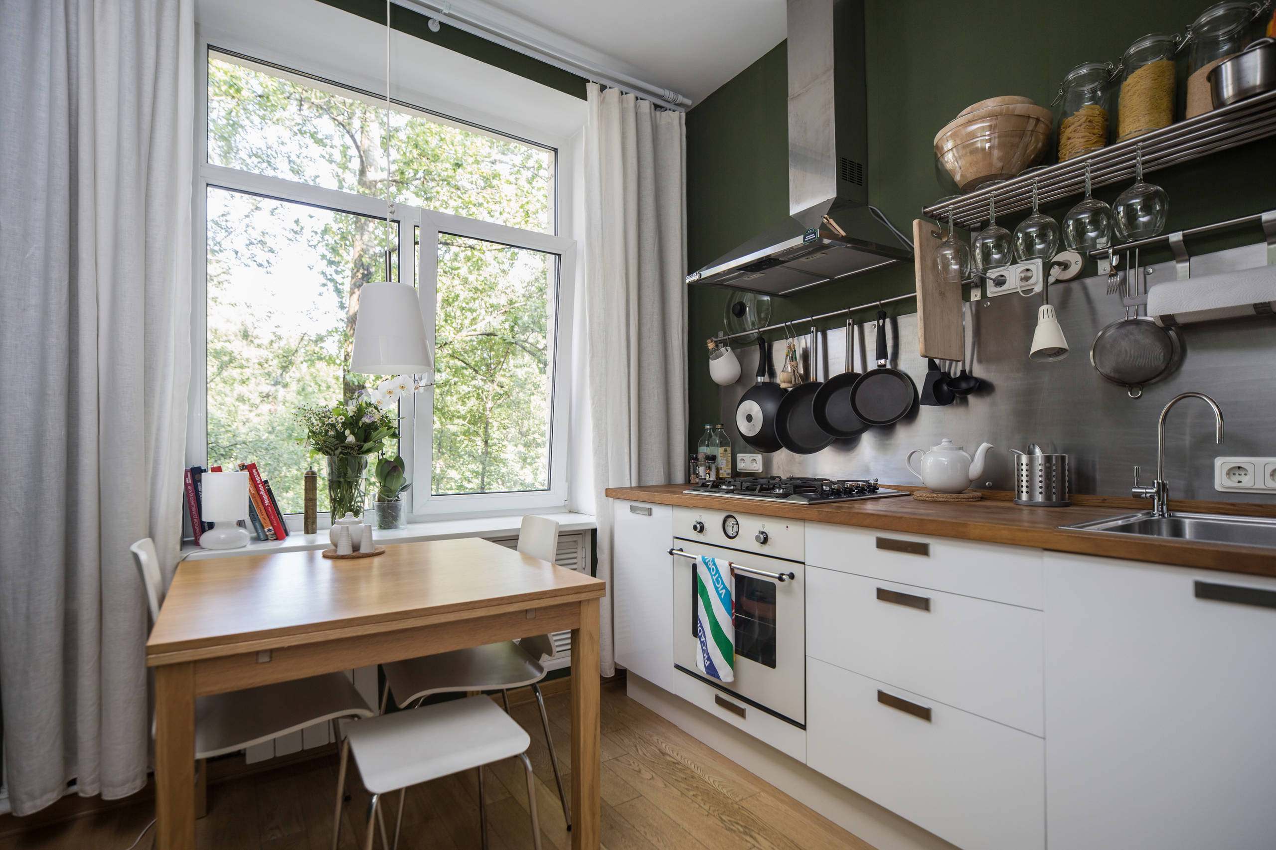 Перепланировка: Как жить в красивом типовом доме серии II-68-04