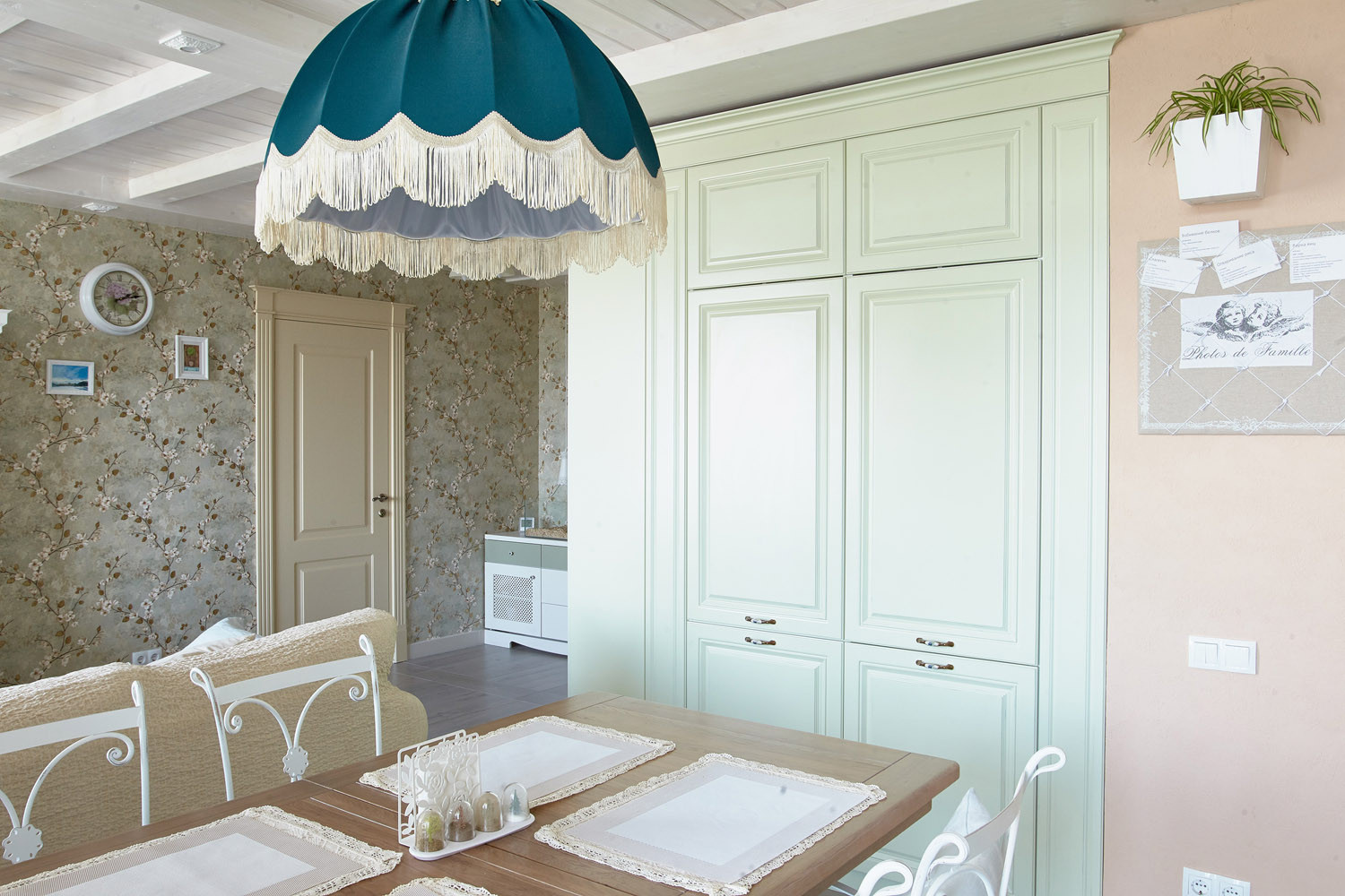 В гостях: Квартира в Екатеринбурге с настроением загородного дома